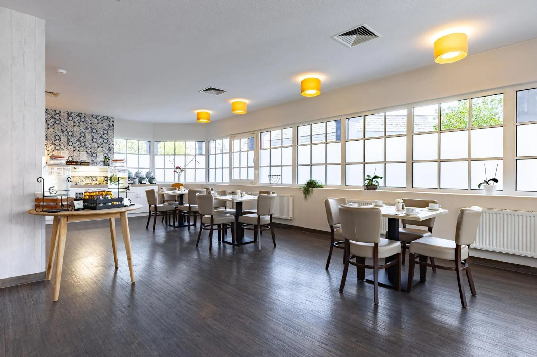 Breakfast in Garner Hotel Cologne Porz - Airport by IHG