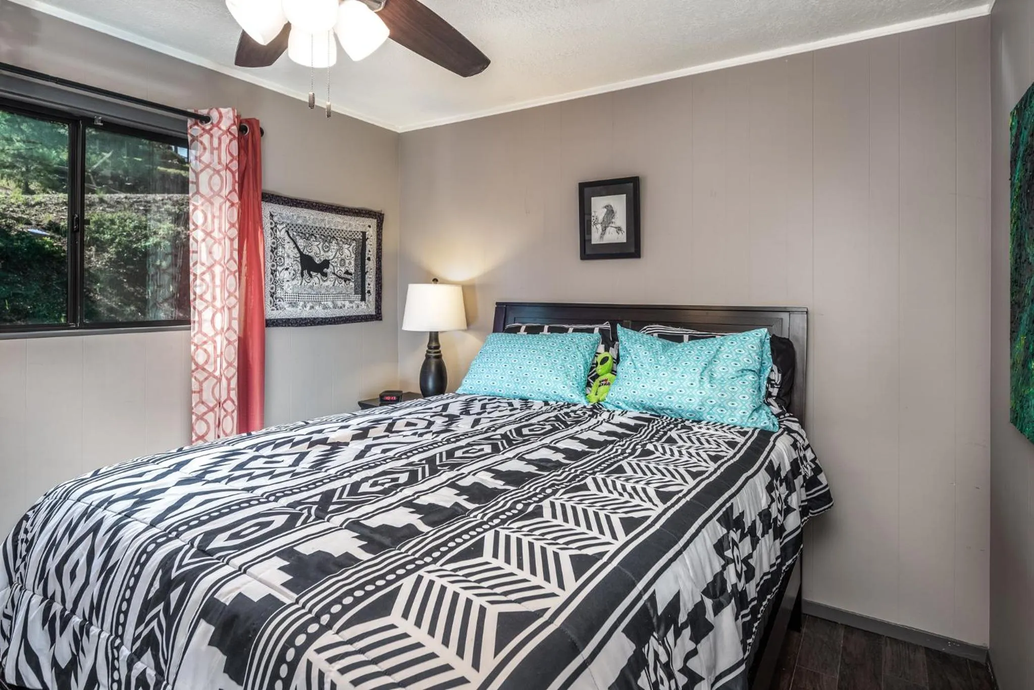 Bedroom, Bed in Valley View