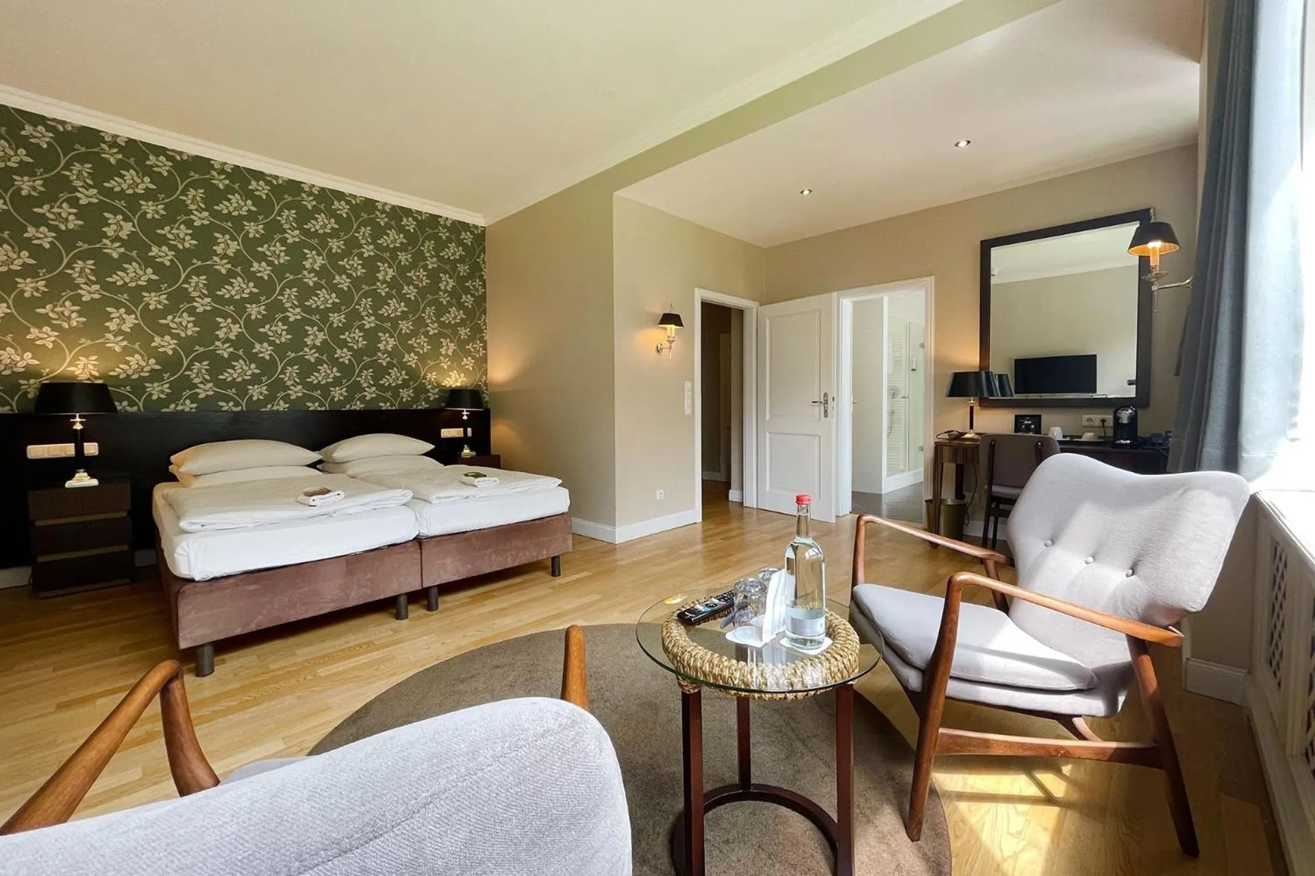 Living room, Bed in Romantik Hotel Kieler Kaufmann