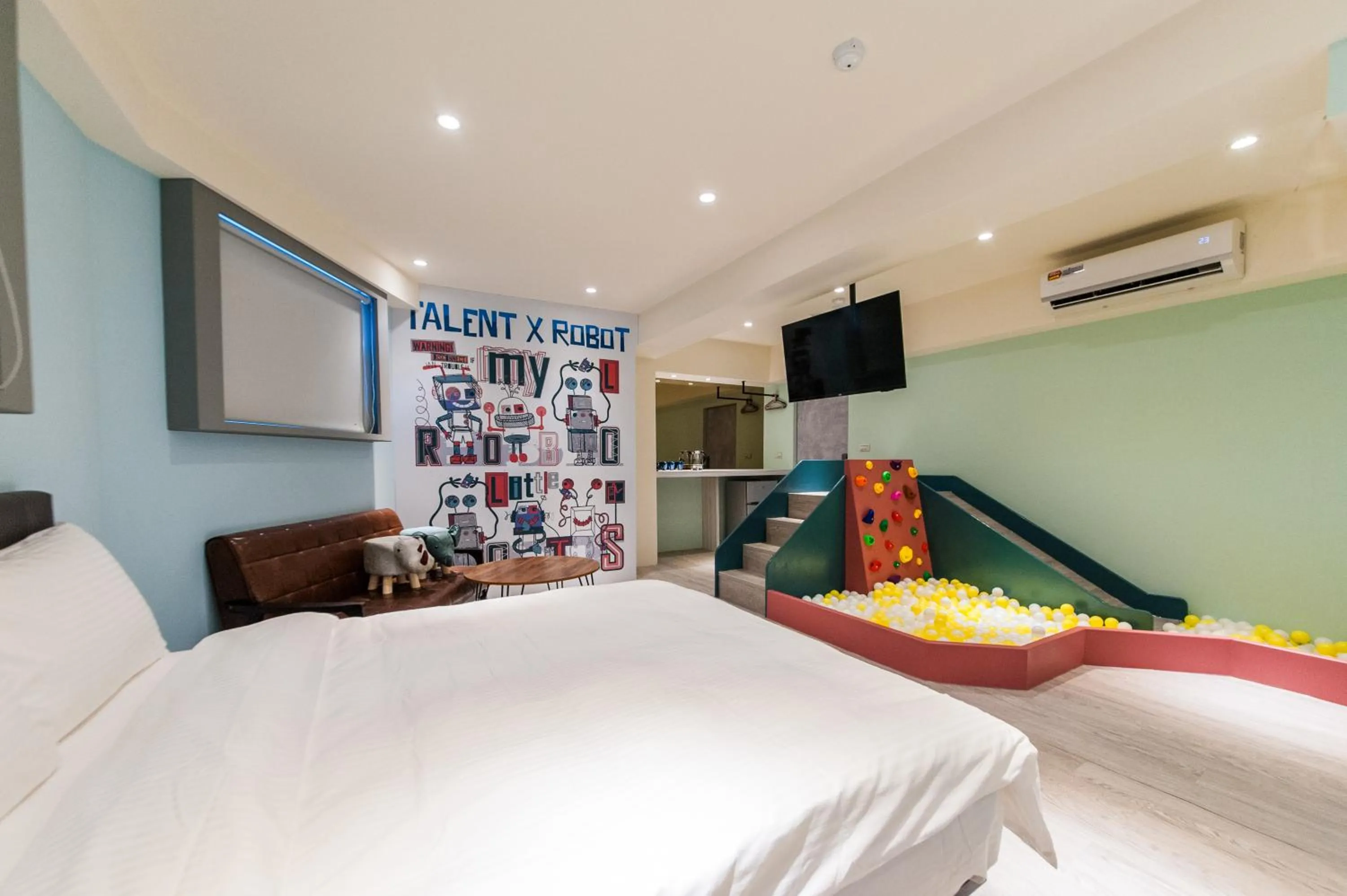 Bed in Talent Hotel
