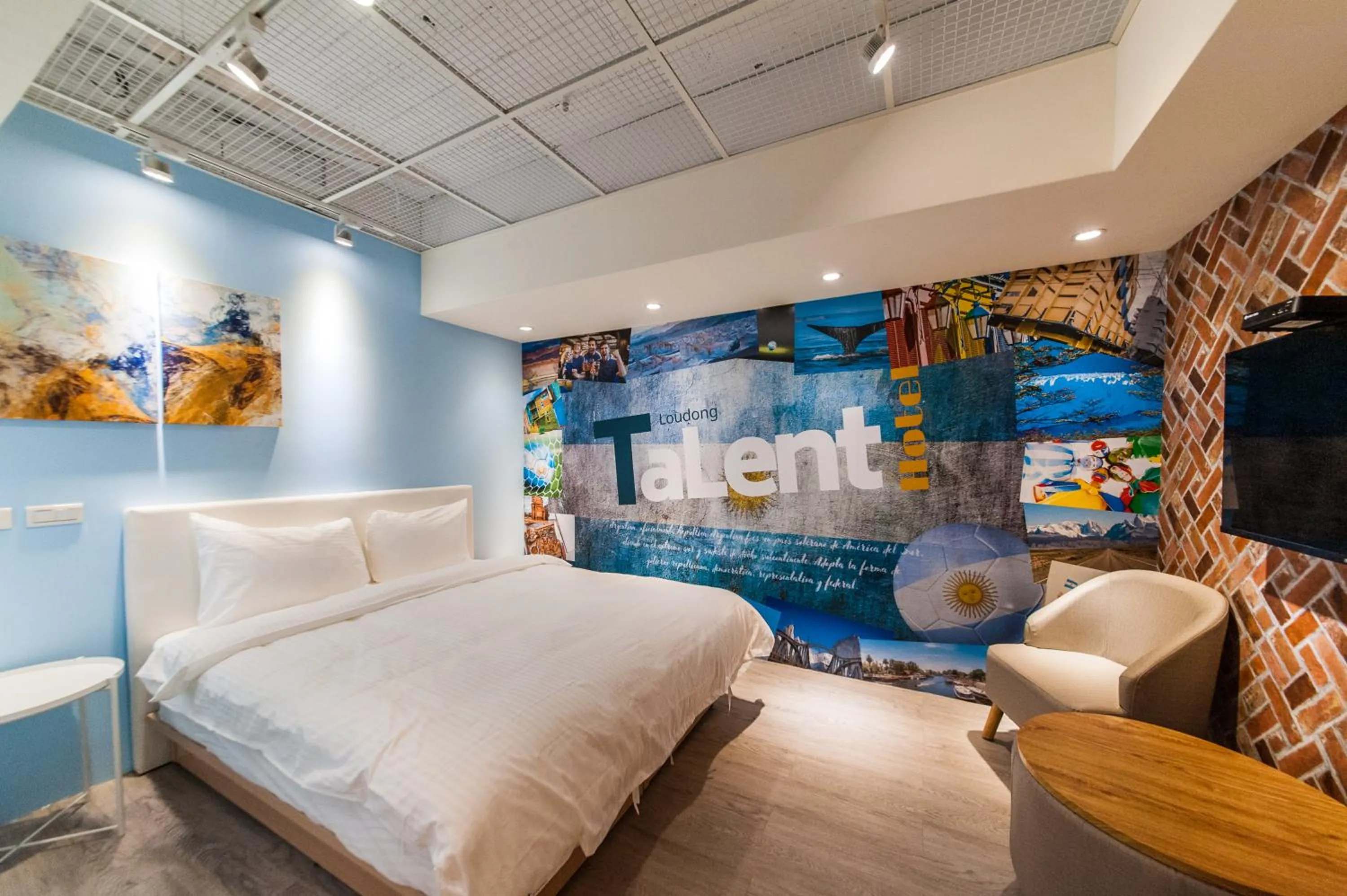 Bed in Talent Hotel
