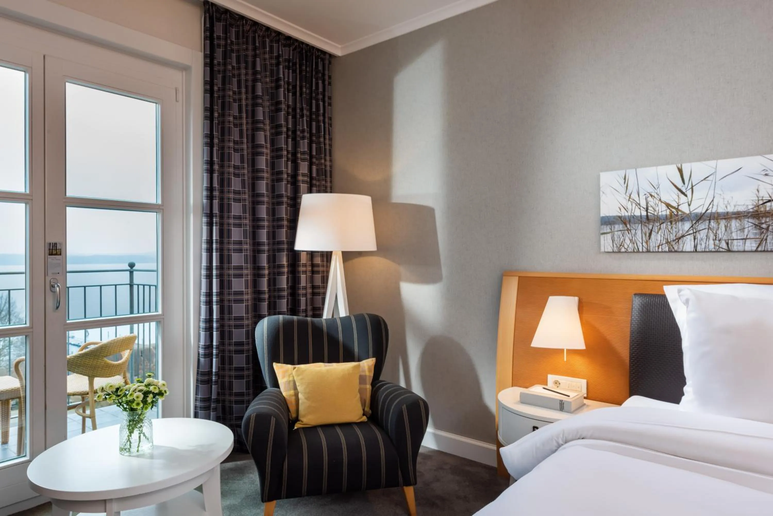 Seating area, Bed in Precise Resort Bad Saarow