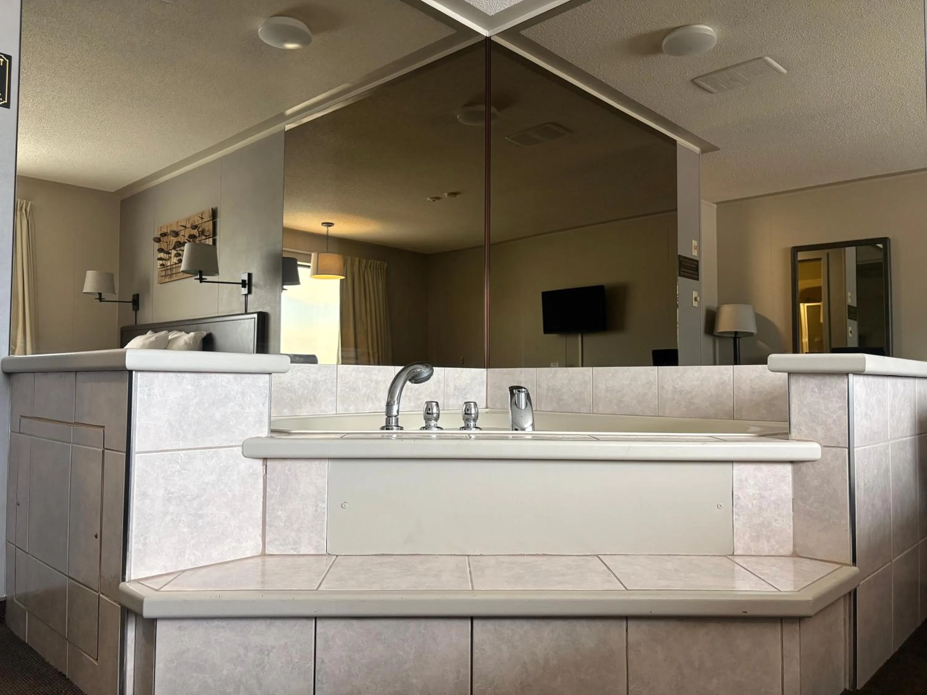 Hot Tub in Companion Hotel Motel