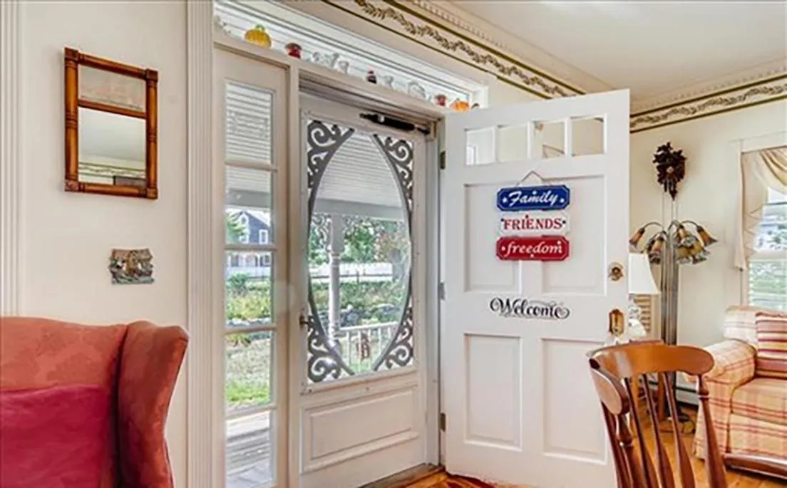 Property building in West Tisbury Inn