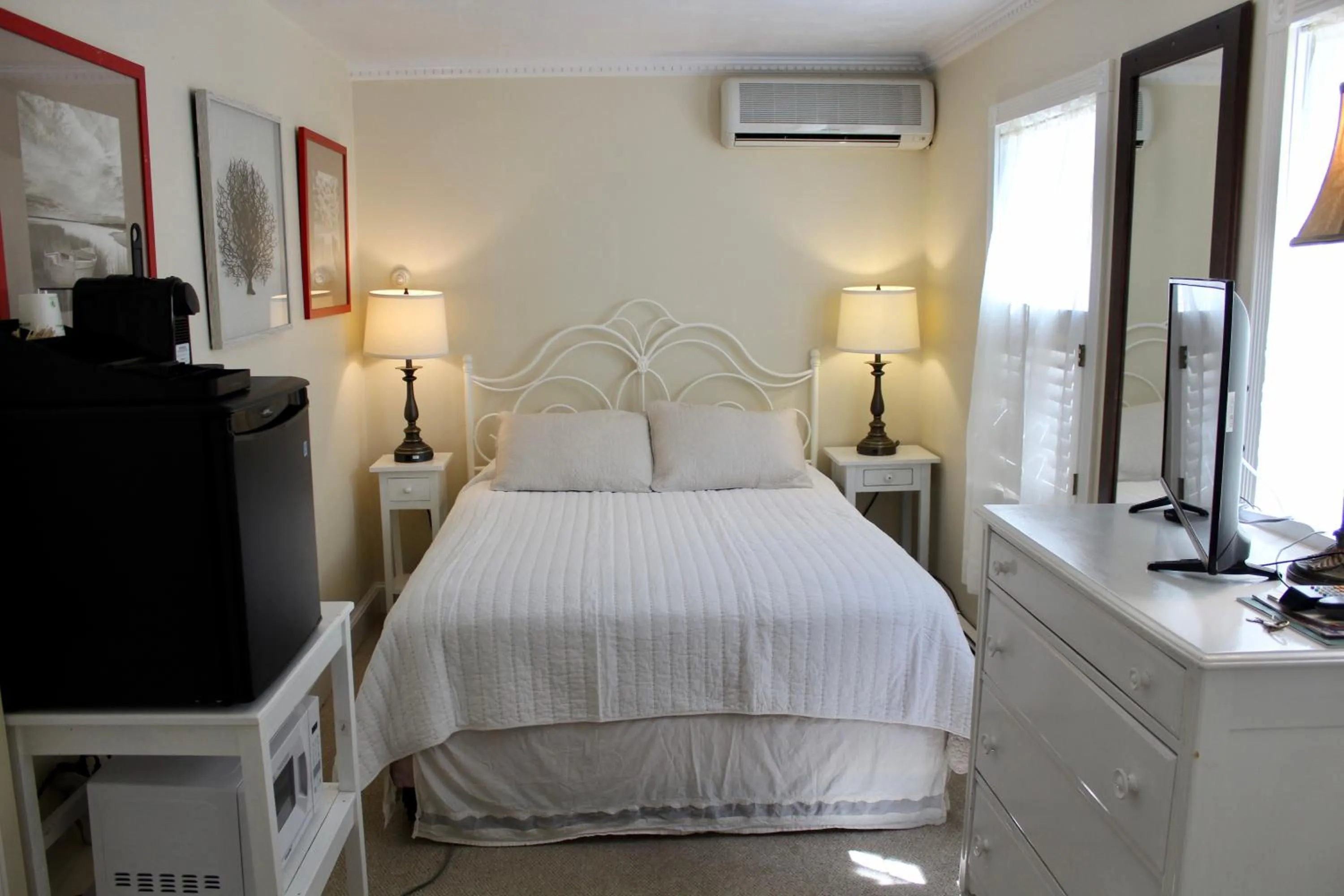 Bed in West Tisbury Inn