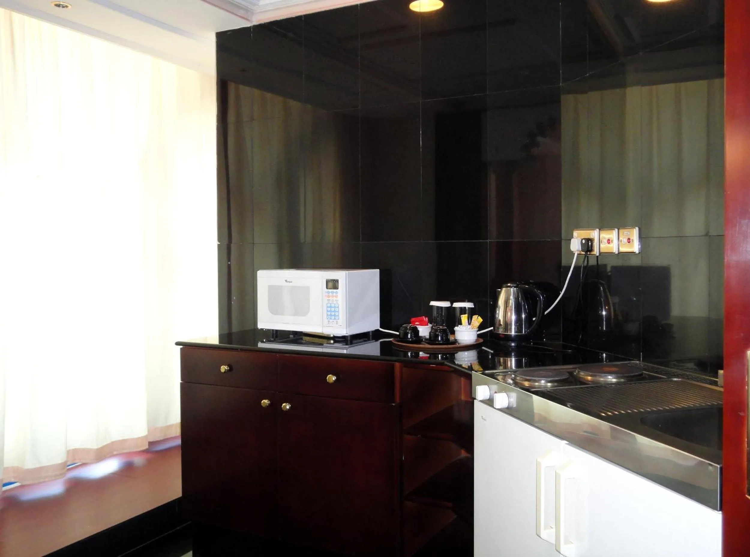 Kitchen or kitchenette, Kitchen/Kitchenette in Beach Bay Hotel Muscat