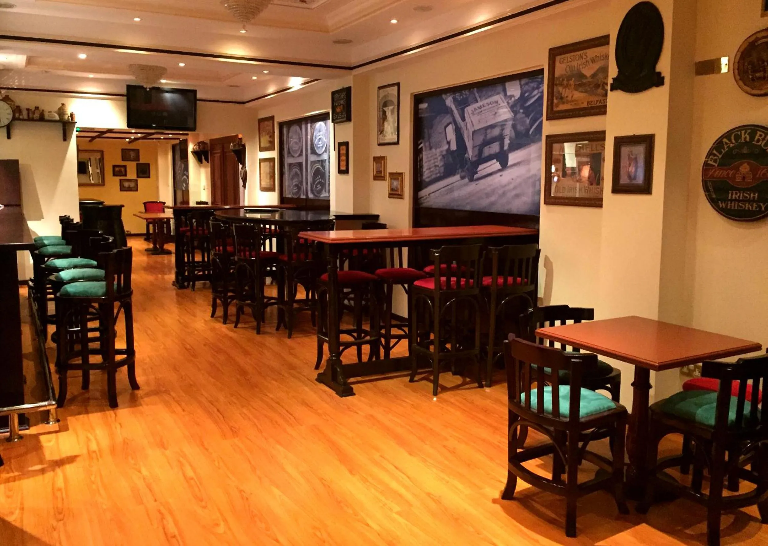 Lounge or bar, Restaurant/Places to Eat in Beach Bay Hotel Muscat