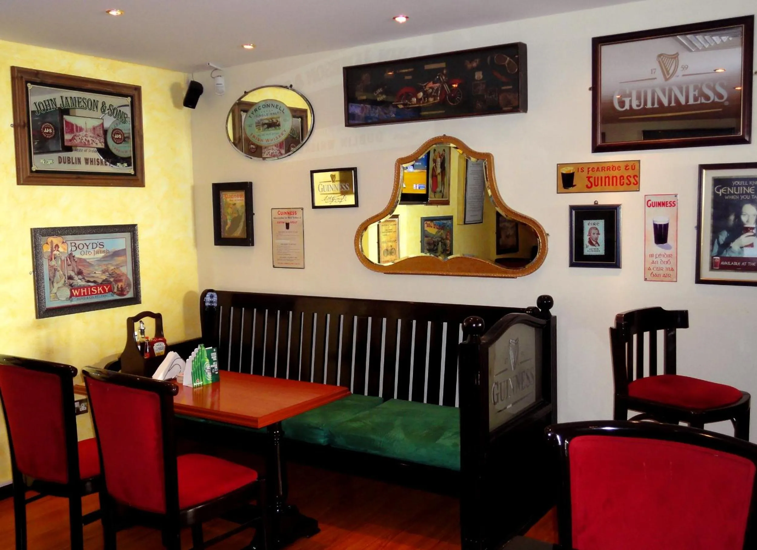 Lounge or bar, Seating Area in Beach Bay Hotel Muscat