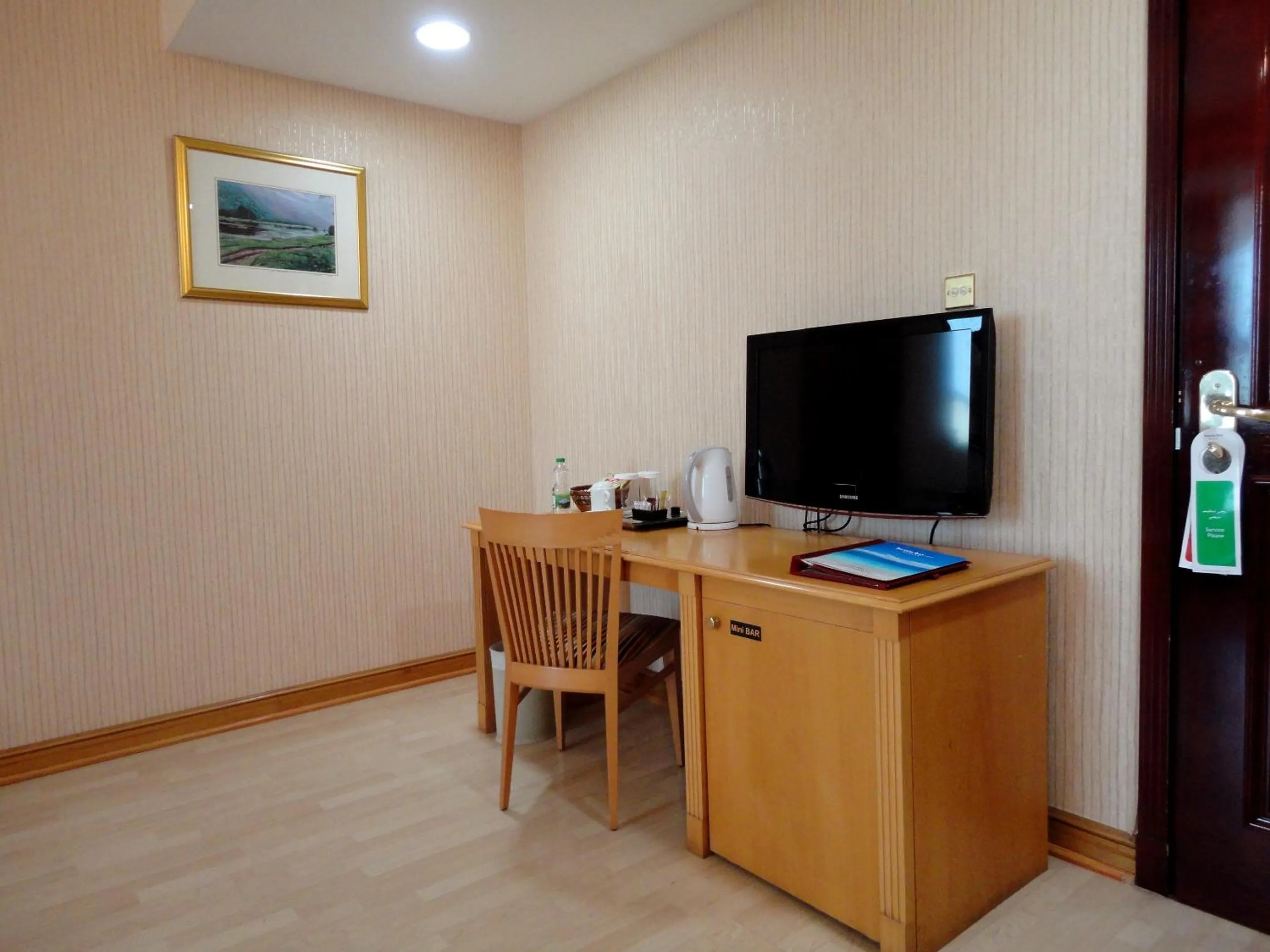 Coffee/tea facilities, TV/Entertainment Center in Beach Bay Hotel Muscat