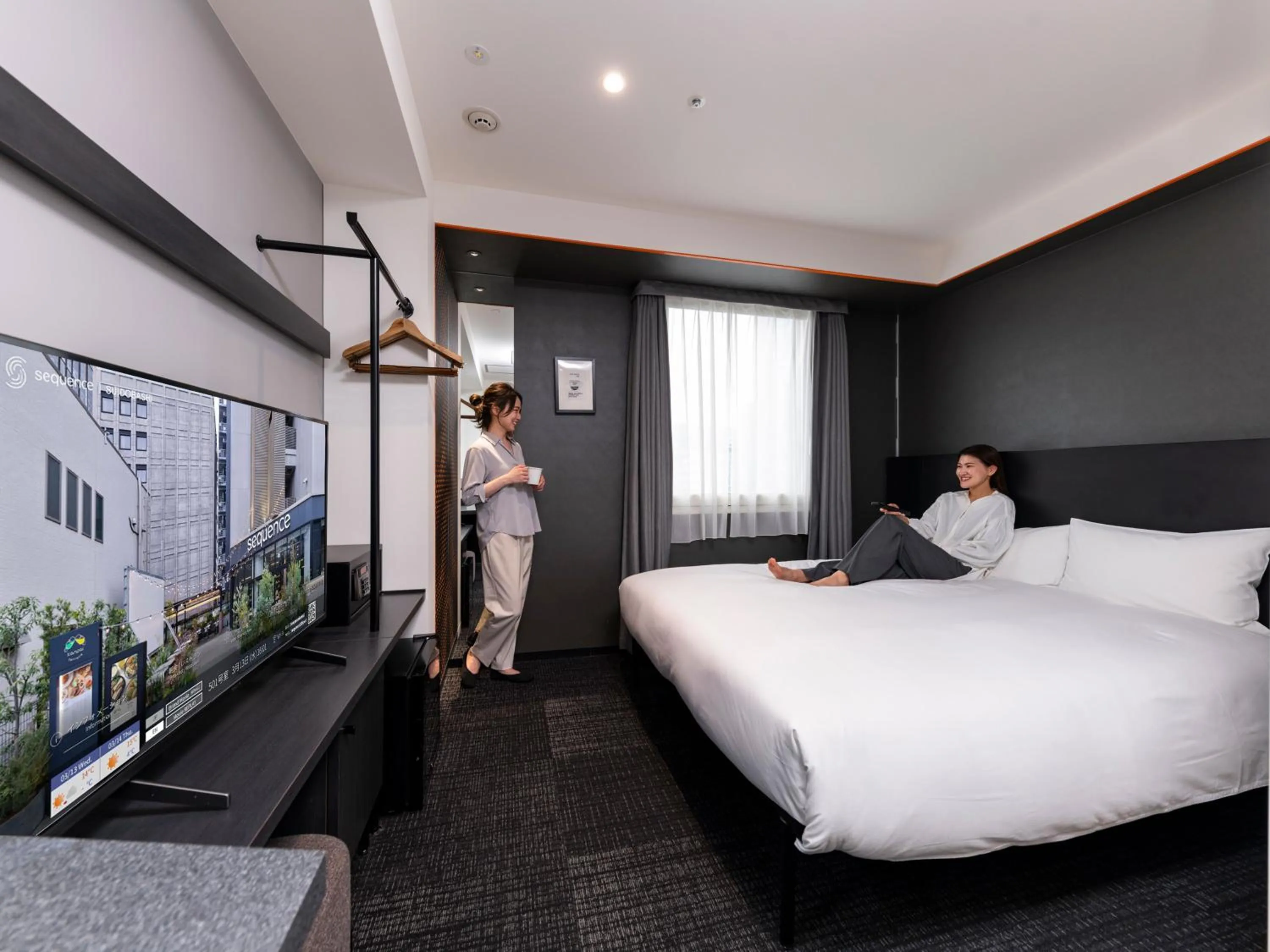 Photo of the whole room, Bed in sequence SUIDOBASHI - Tokyo