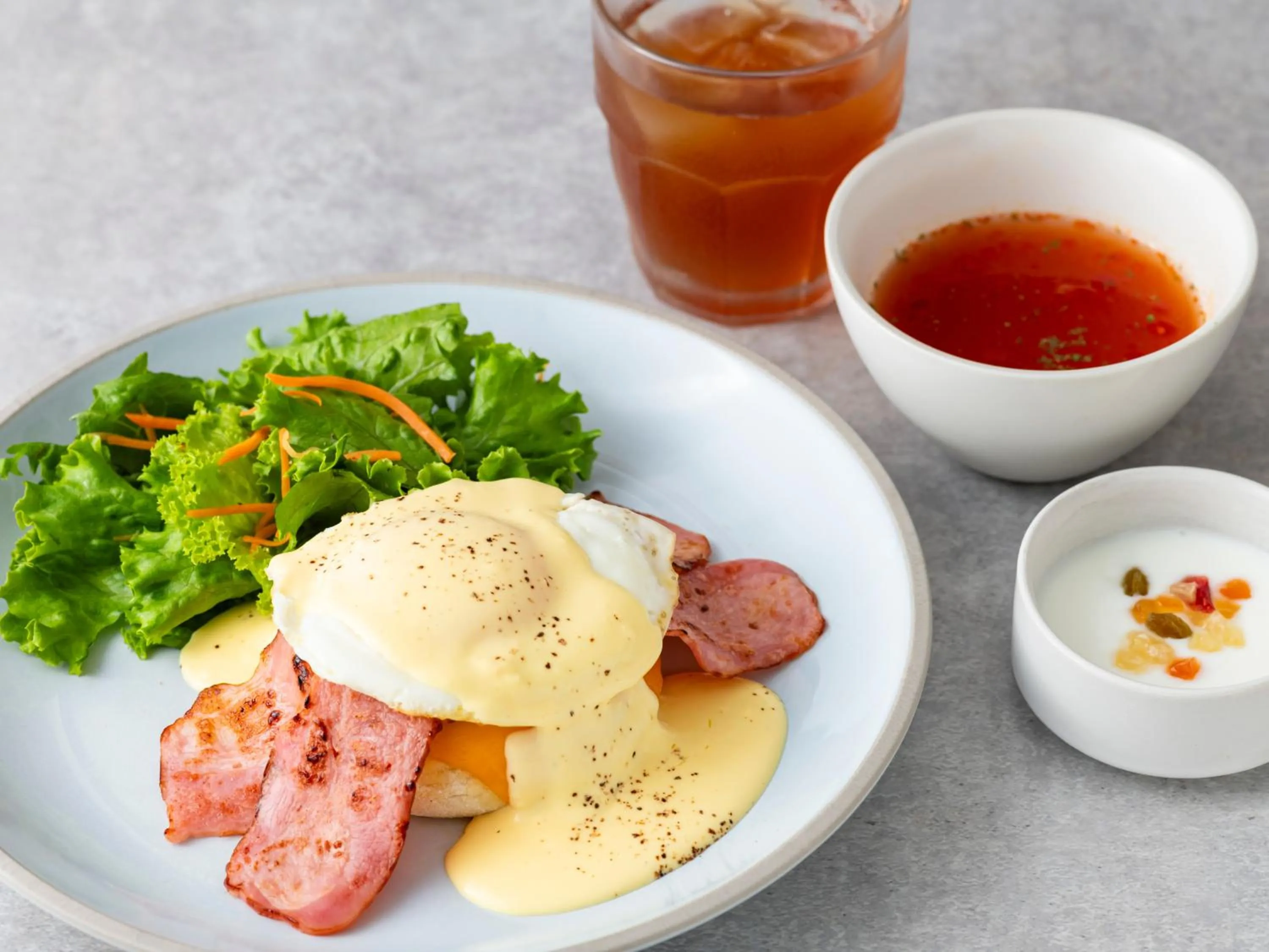 Breakfast in sequence SUIDOBASHI - Tokyo