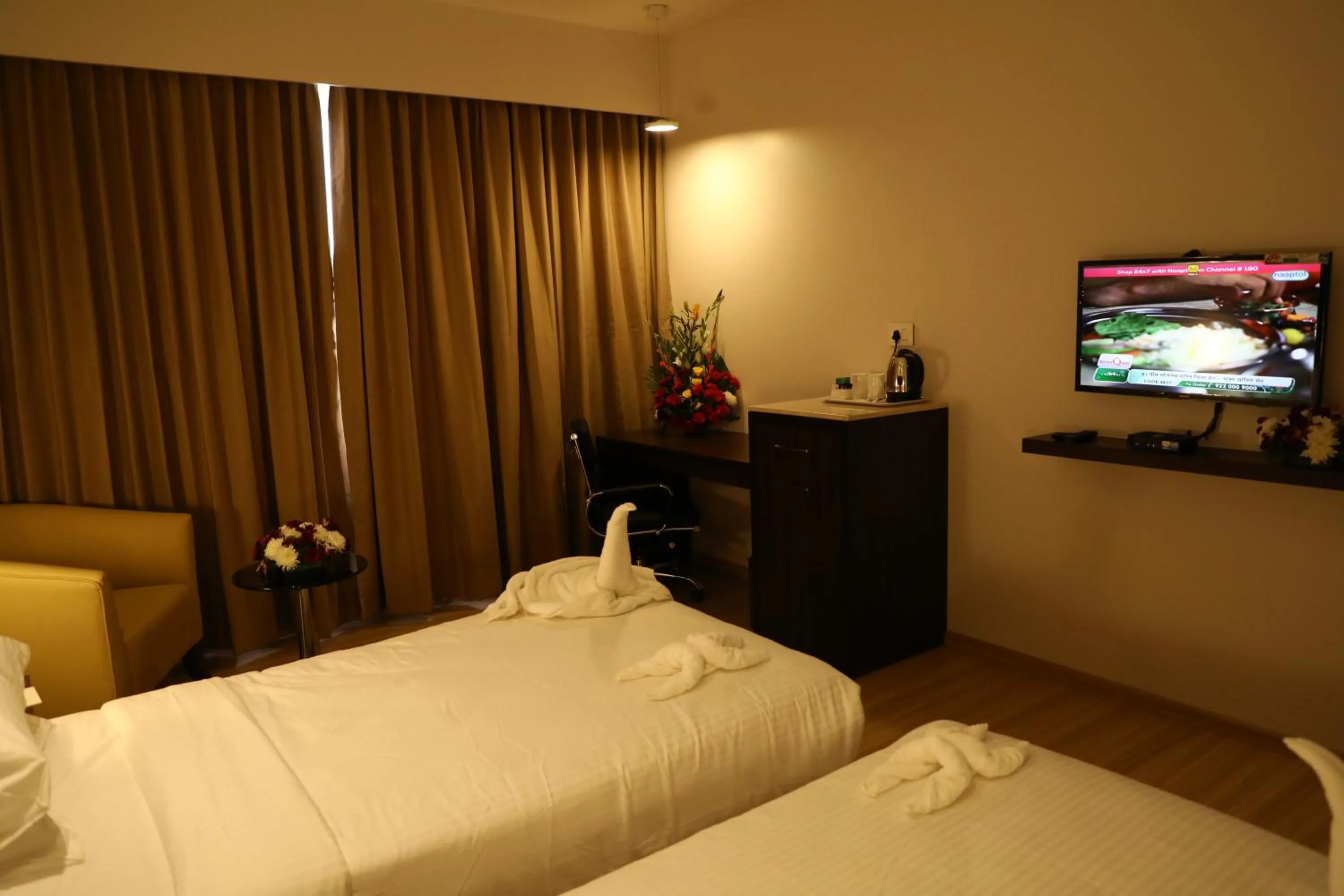 TV and multimedia, Bed in YN Hotels