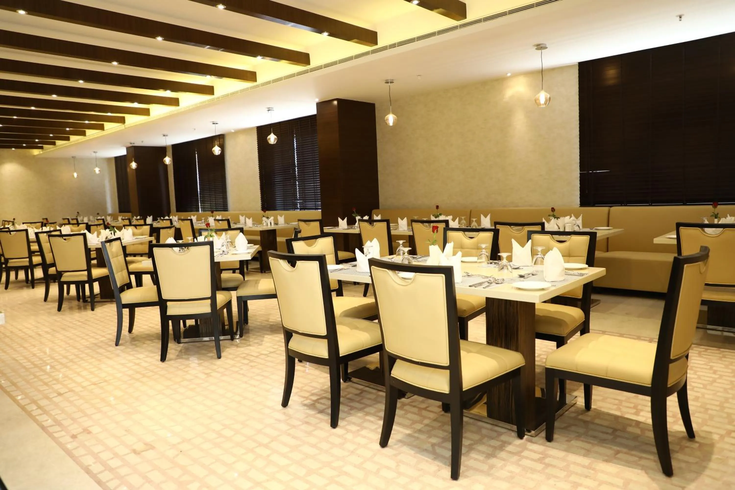 Restaurant/places to eat in YN Hotels