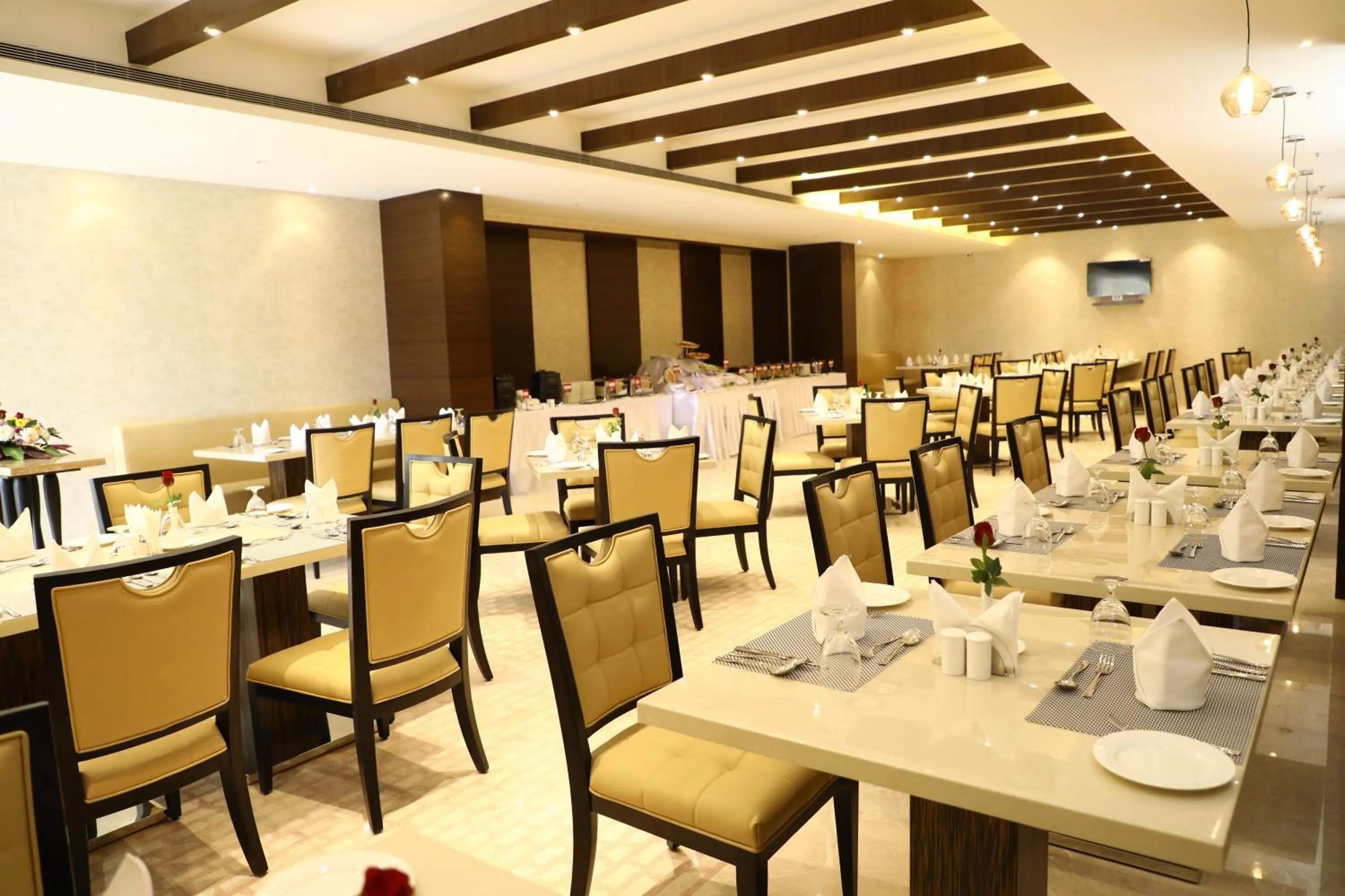 Restaurant/places to eat in YN Hotels