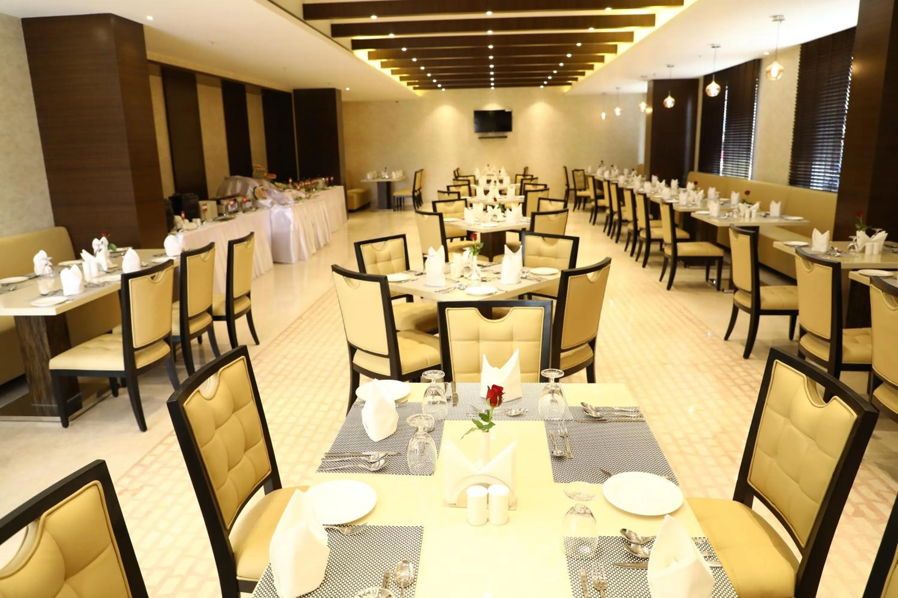 Restaurant/places to eat in YN Hotels