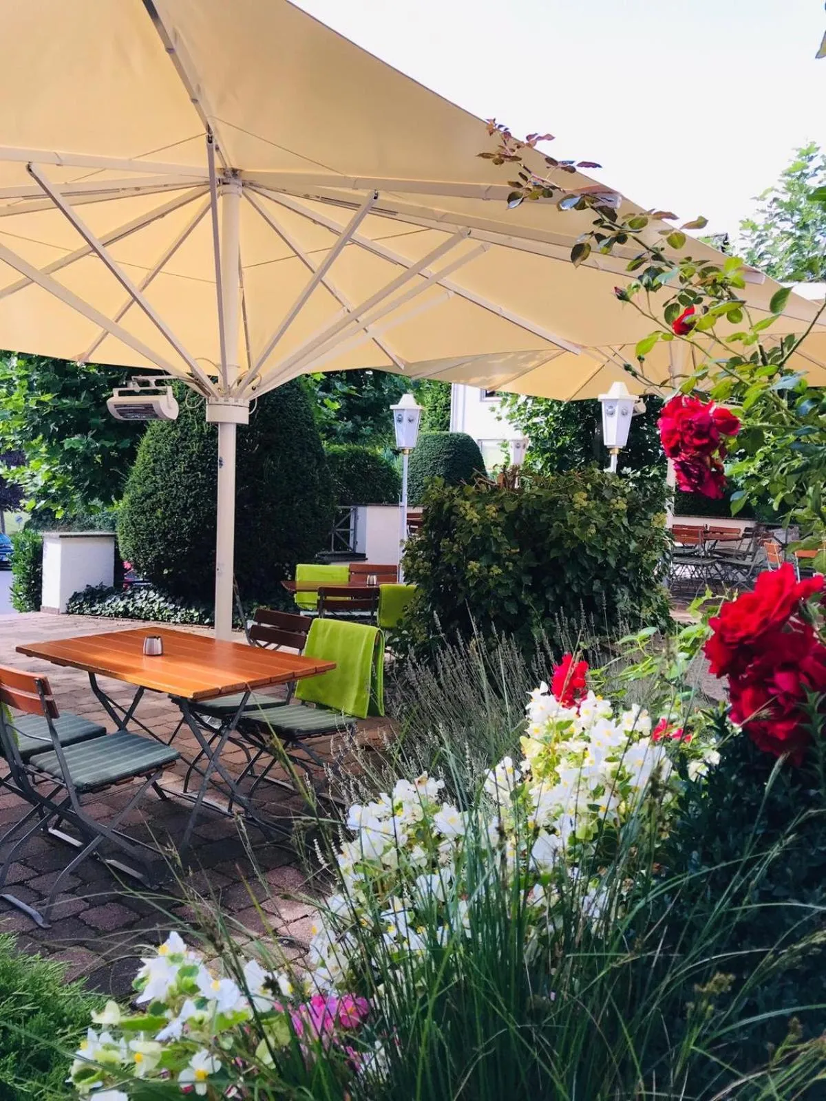 Restaurant/places to eat in Landhotel Weserblick