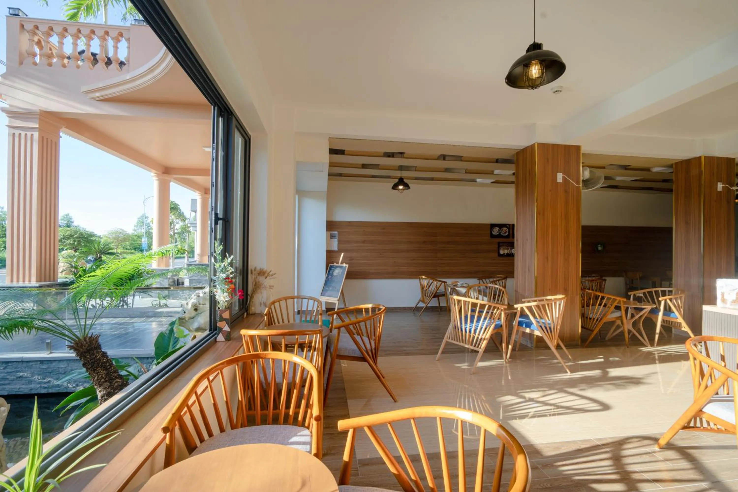 Restaurant/places to eat in UM-PQ hotel Phú Quốc