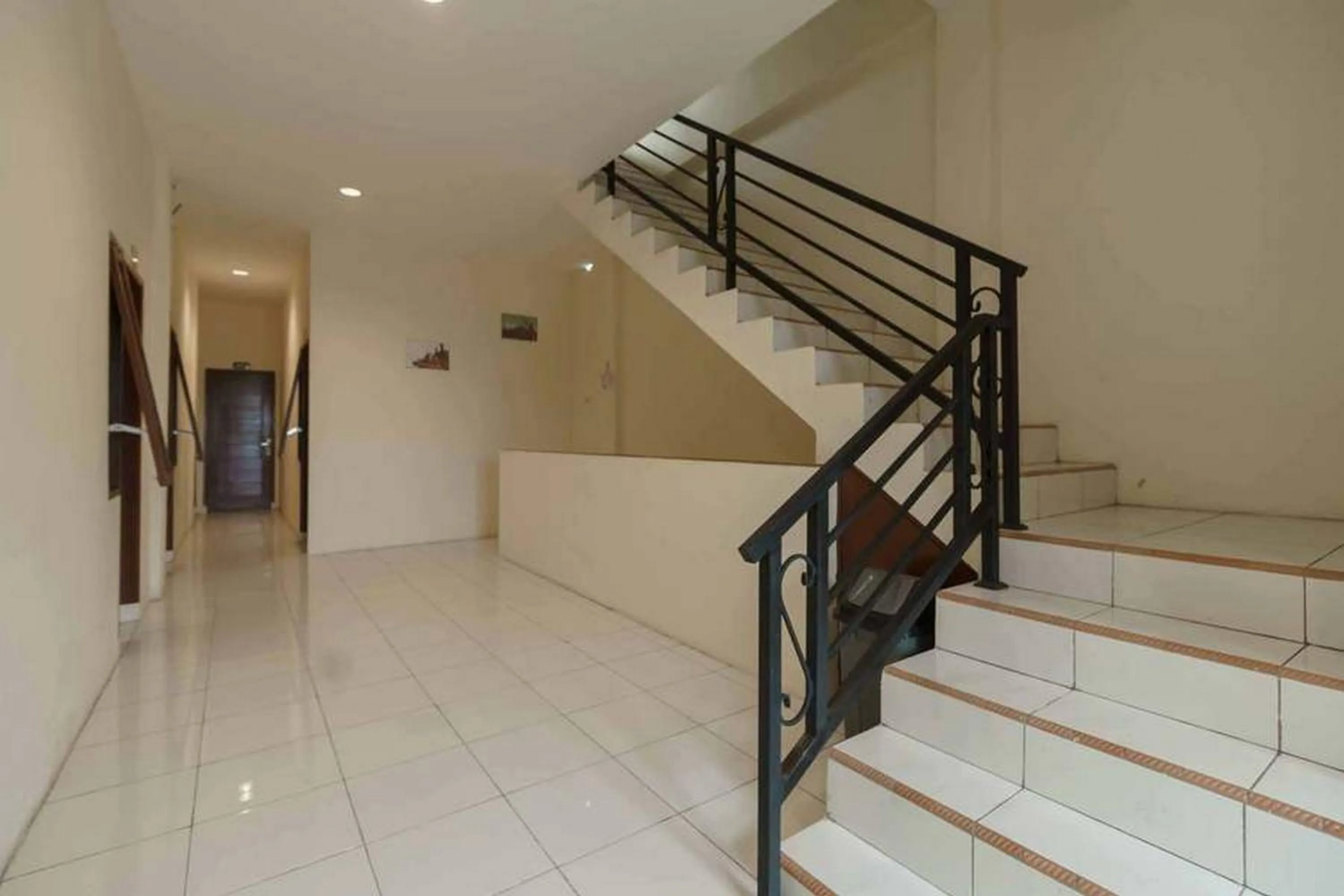 Property building in RedDoorz near RS Adam Malik Medan 2