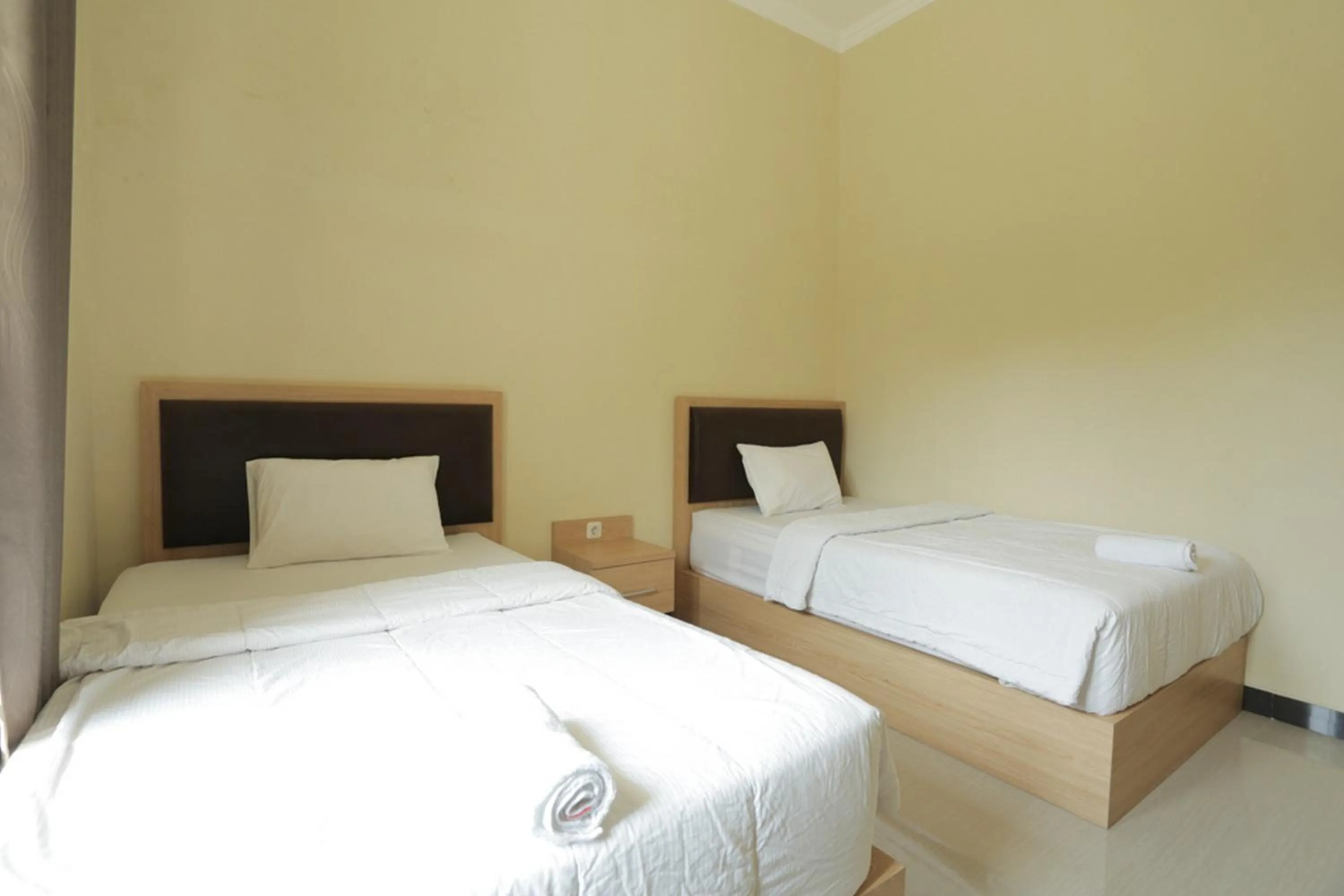 Bedroom, Bed in IDR Green Guest House Syariah Mitra RedDoorz