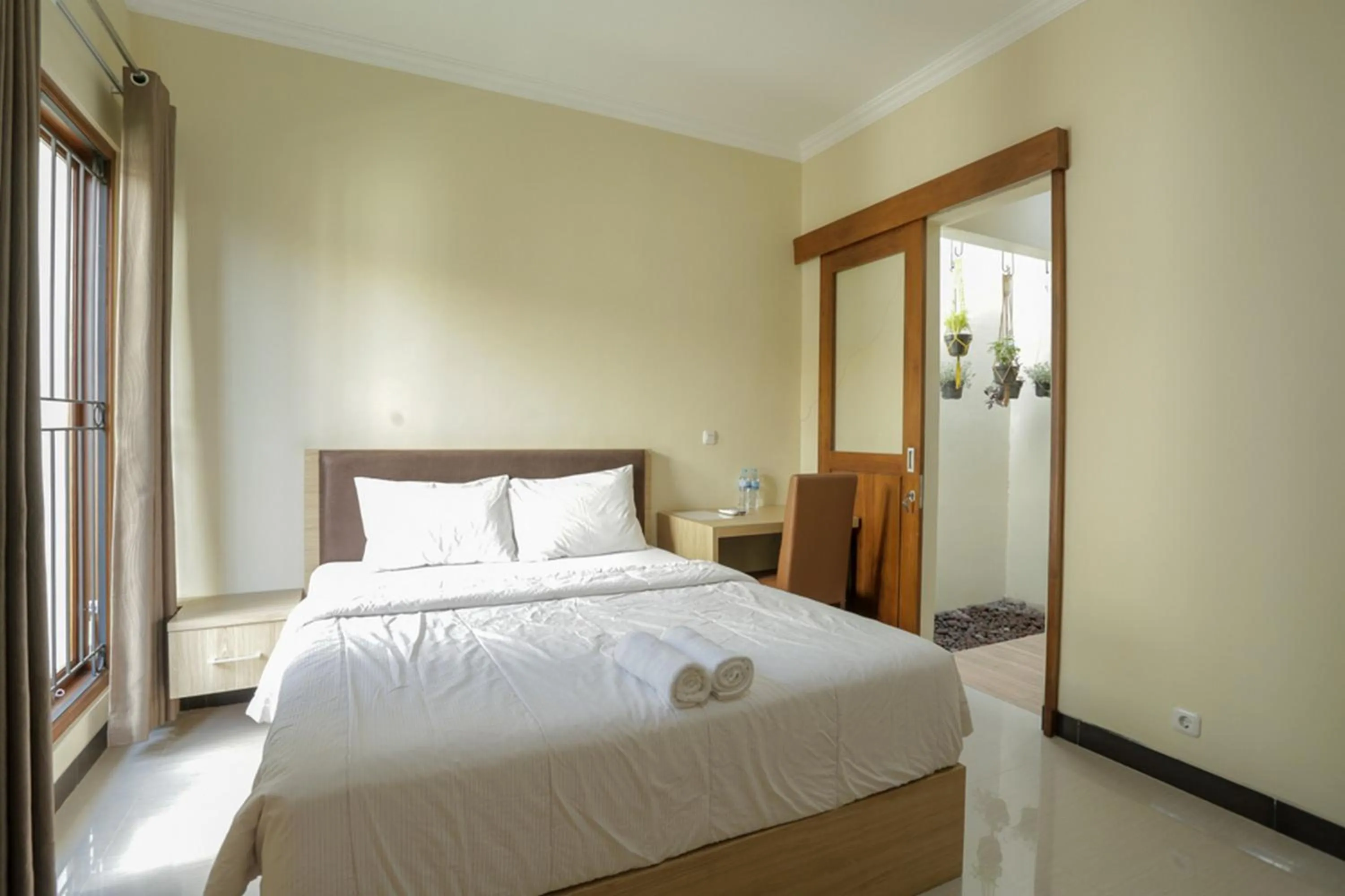 Bedroom, Bed in IDR Green Guest House Syariah Mitra RedDoorz