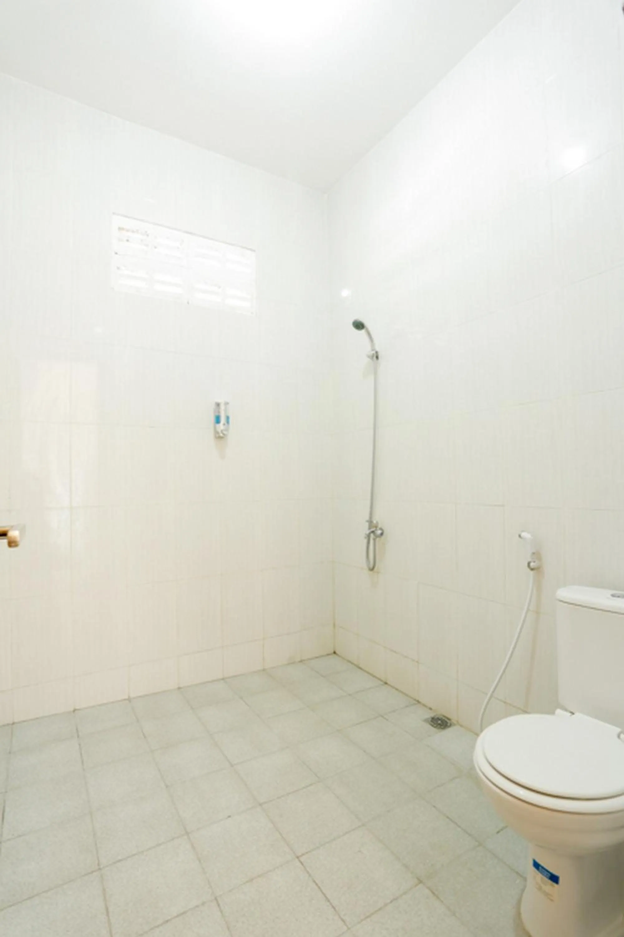 Bathroom in IDR Green Guest House Syariah Mitra RedDoorz