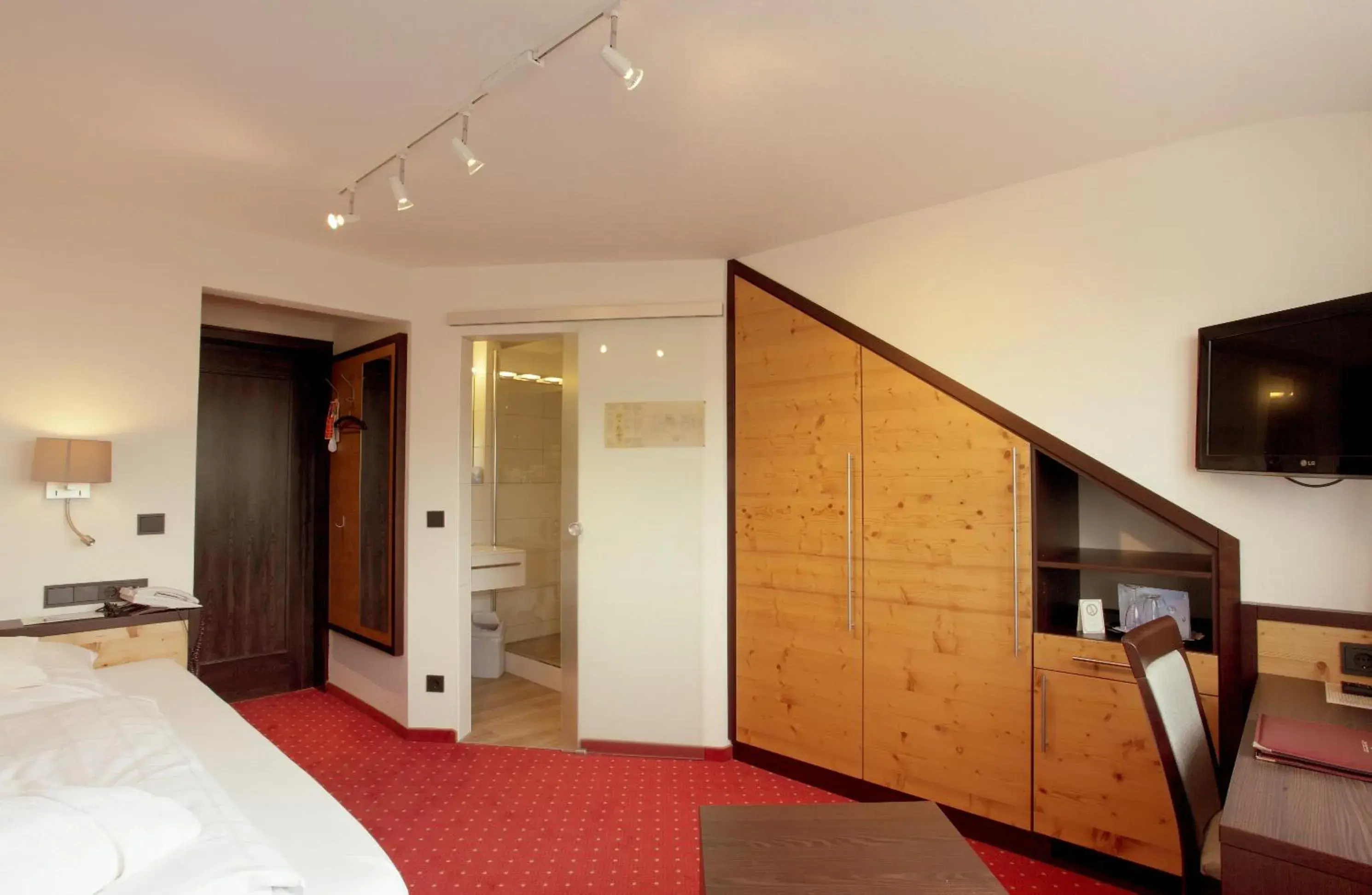 Single Room without balcony - single occupancy in Wittelsbacher Hof Single Room without balcony - single occupancy in Wittelsbacher Hof