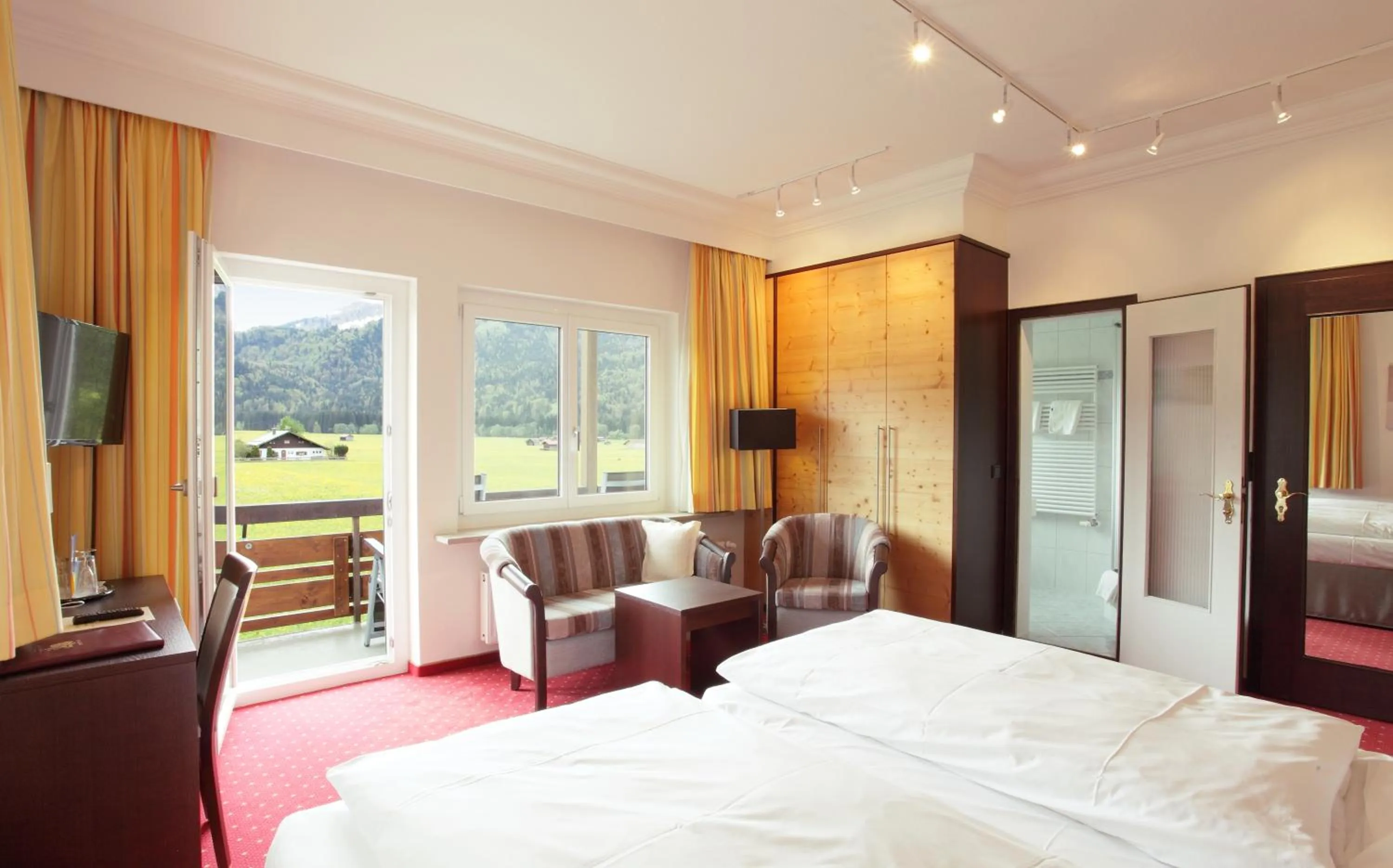 Cycling, Bed in Wittelsbacher Hof