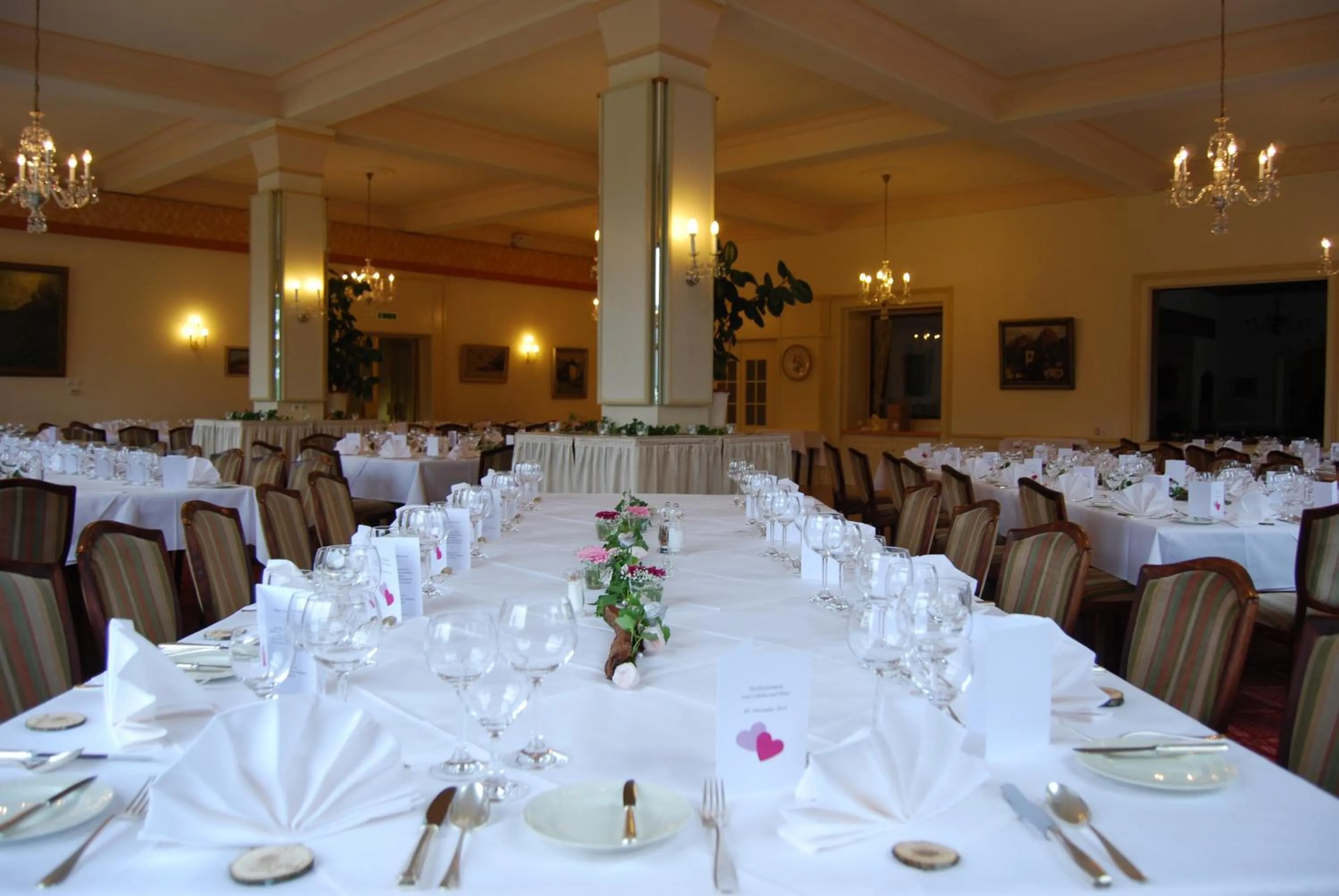 Restaurant/places to eat in Wittelsbacher Hof