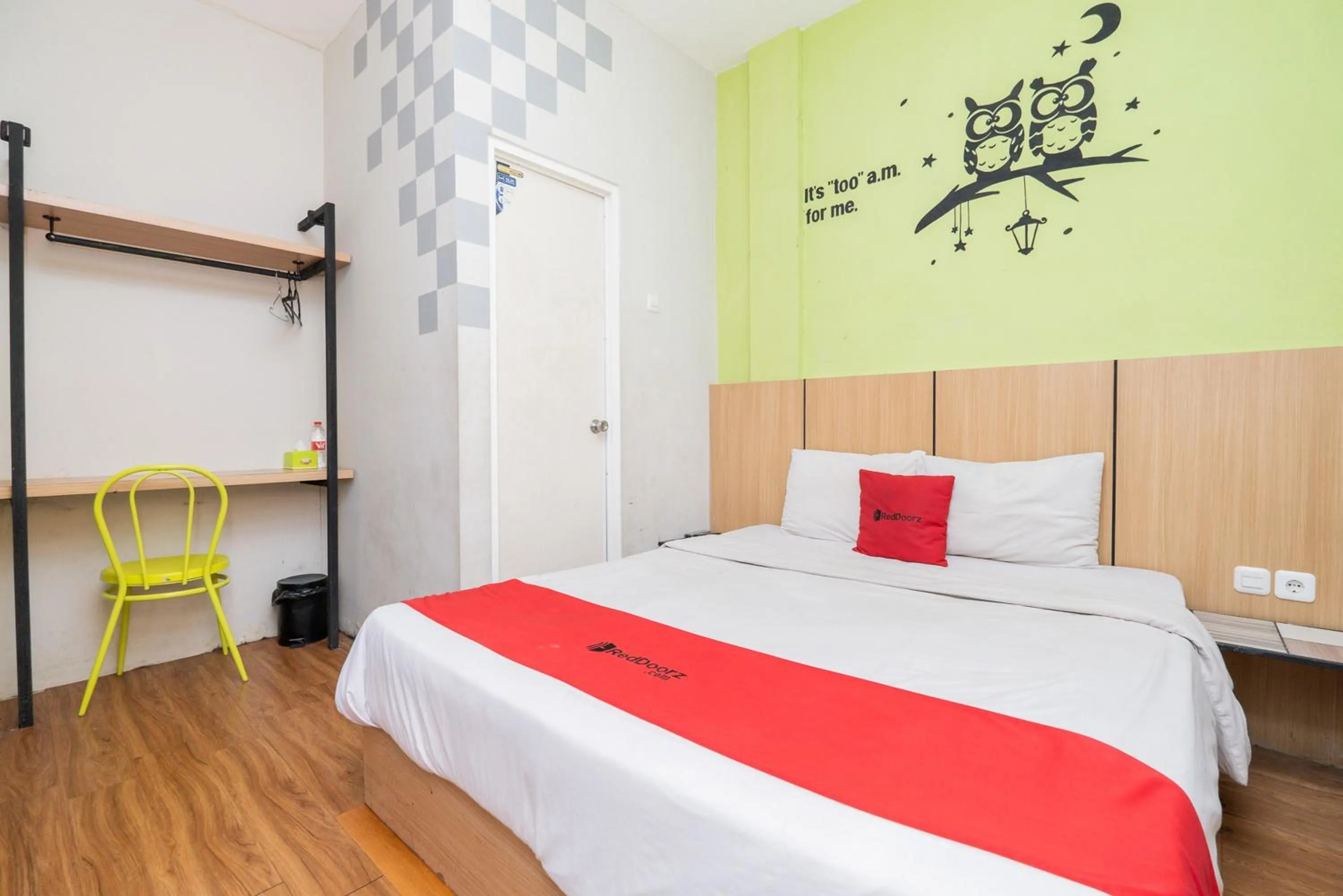 Bed in RedDoorz @ Darmo Surabaya