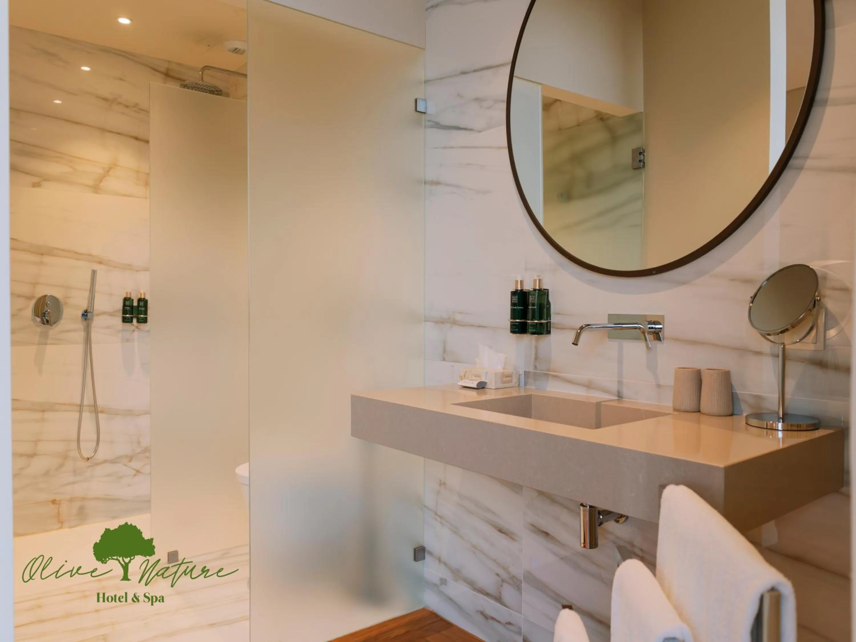 Bathroom in Olive Nature Hotel & SPA - Quinta Valle de Passos