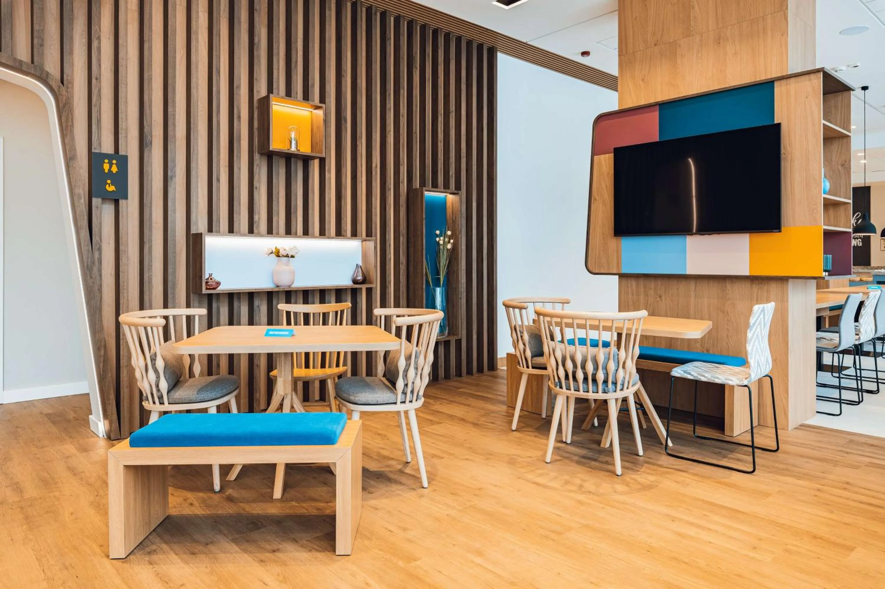 Dining area in Hampton By Hilton Warsaw Reduta