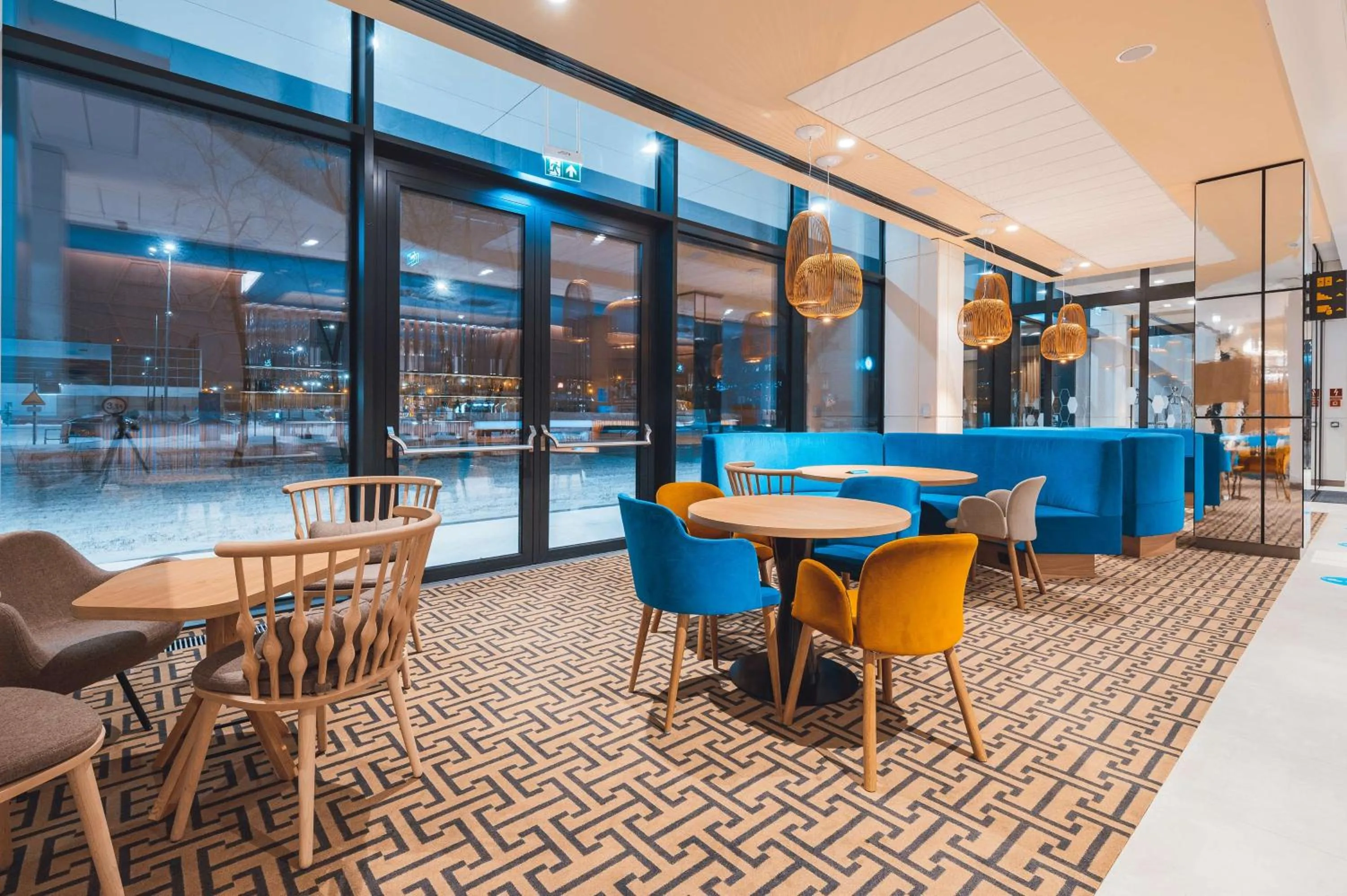 Dining area in Hampton By Hilton Warsaw Reduta