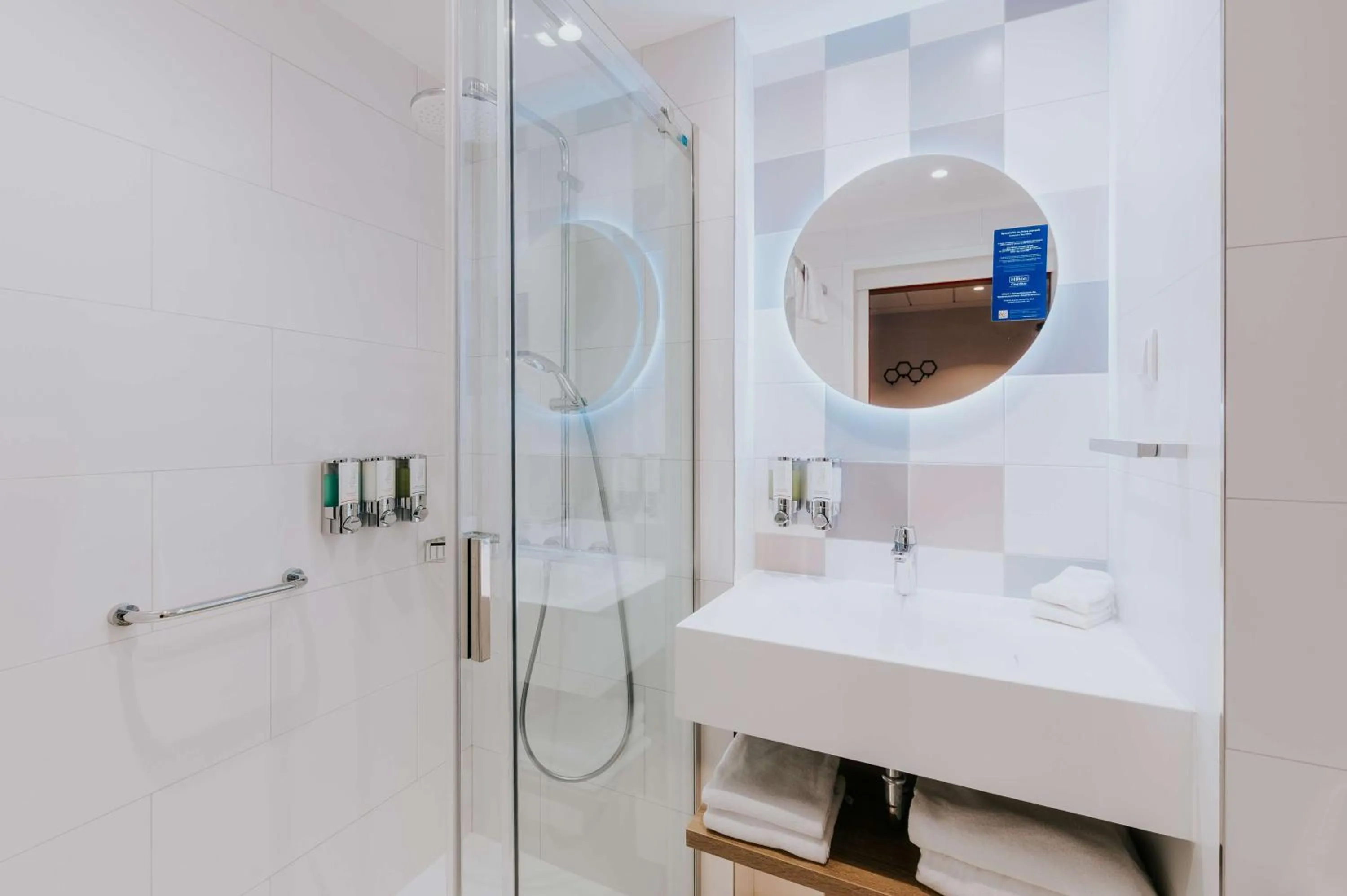 Bathroom in Hampton By Hilton Warsaw Reduta