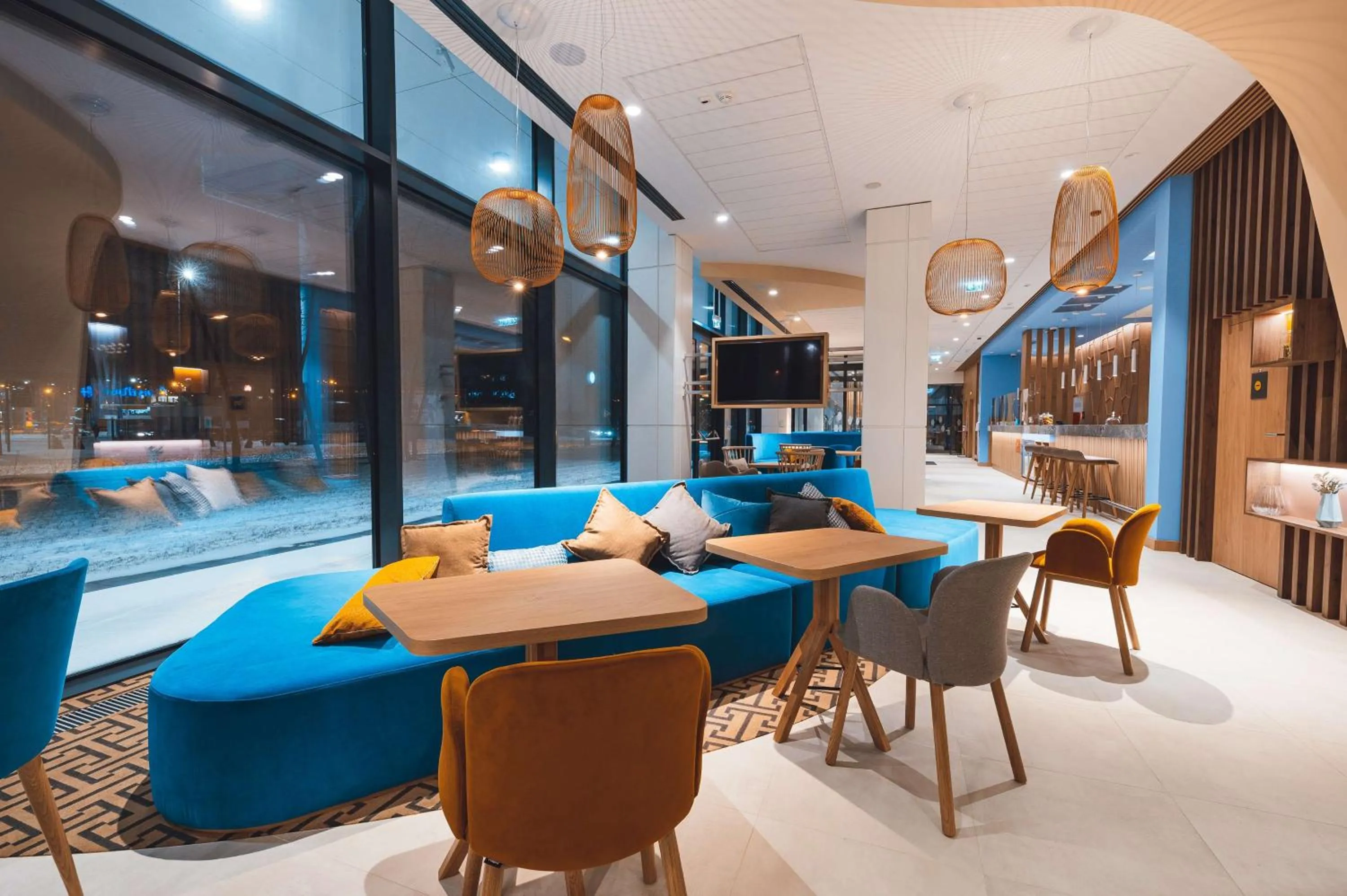 Lobby or reception in Hampton By Hilton Warsaw Reduta