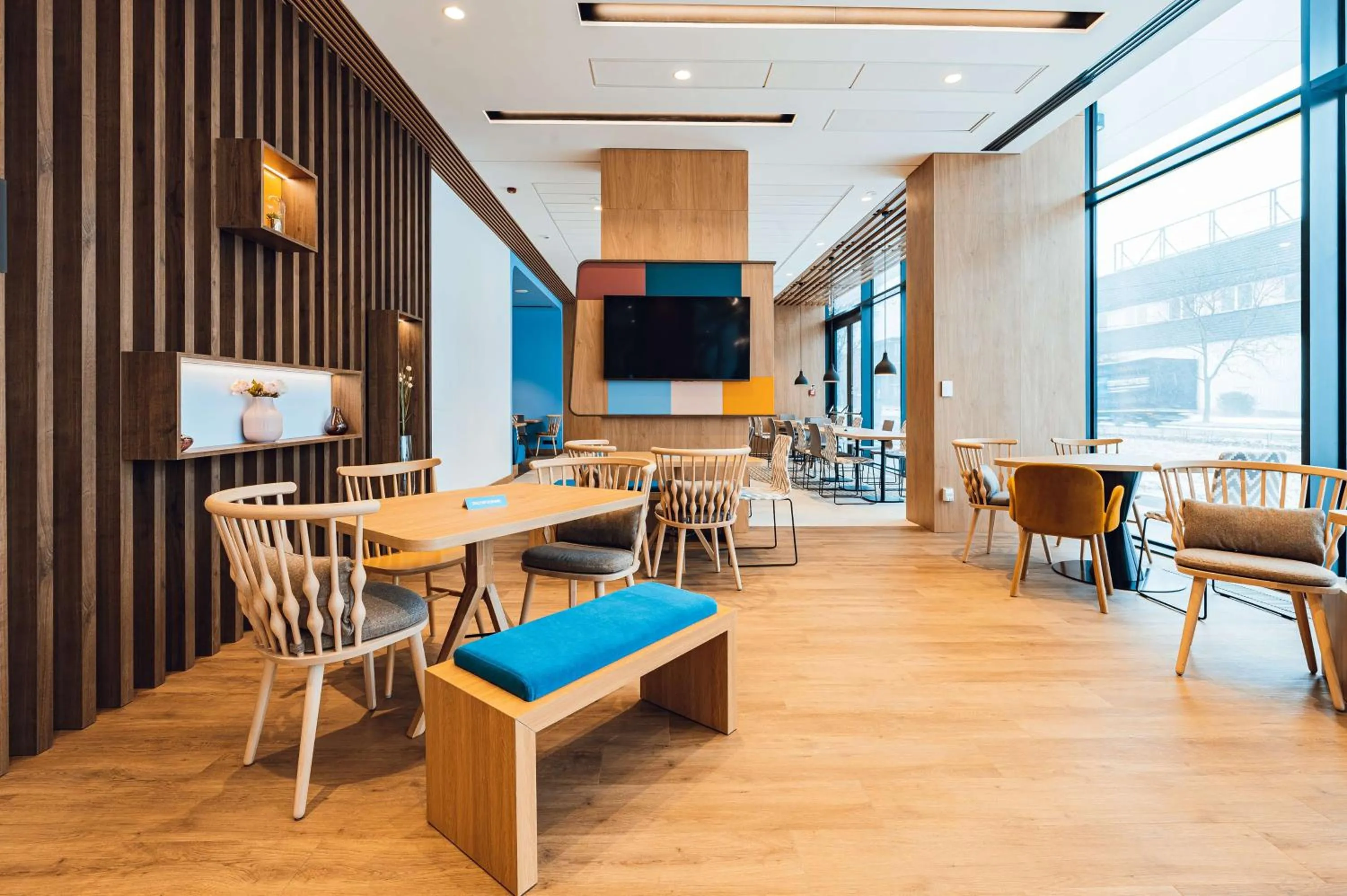 Dining area in Hampton By Hilton Warsaw Reduta