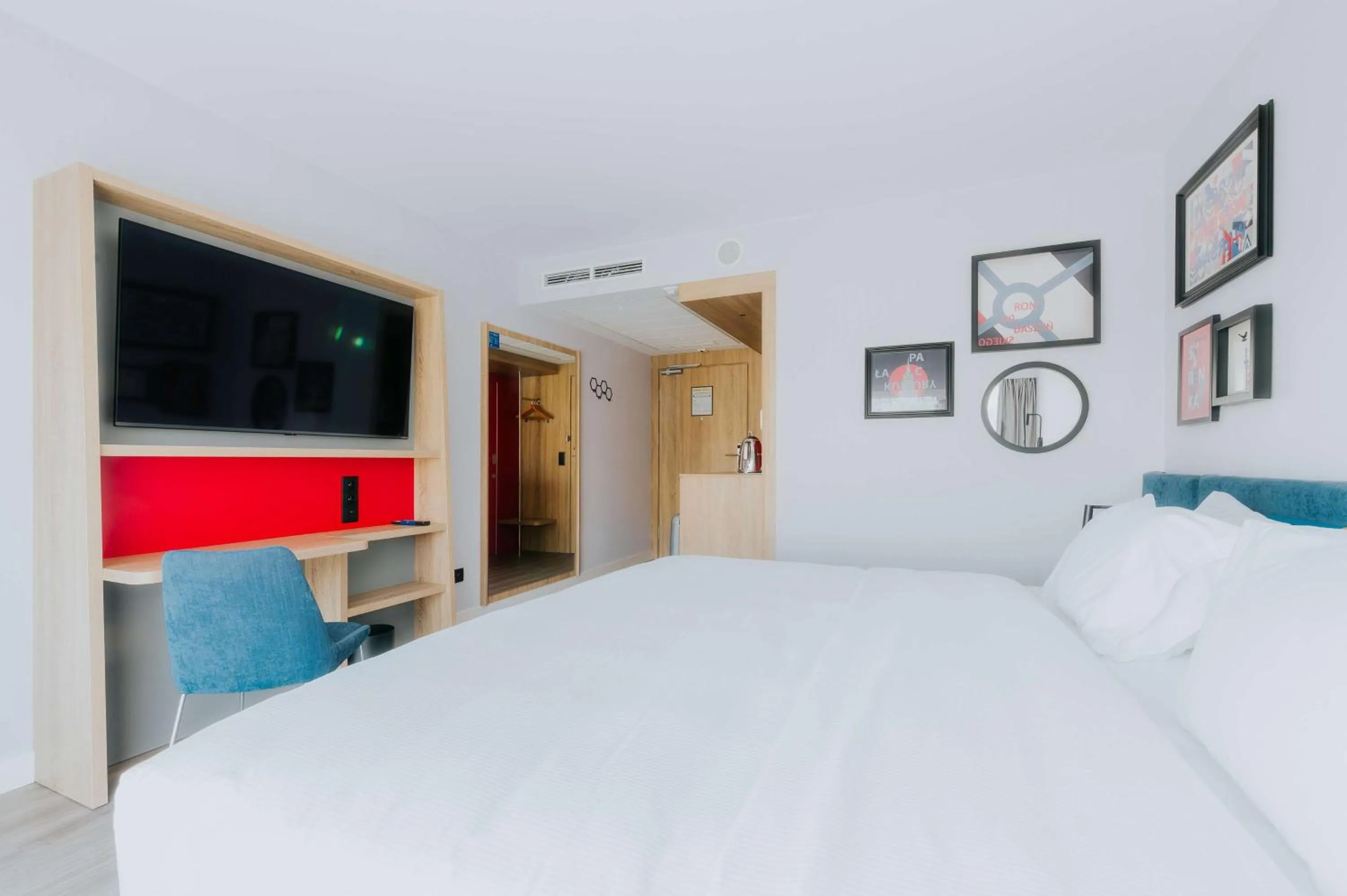 Bedroom, Bed in Hampton By Hilton Warsaw Reduta