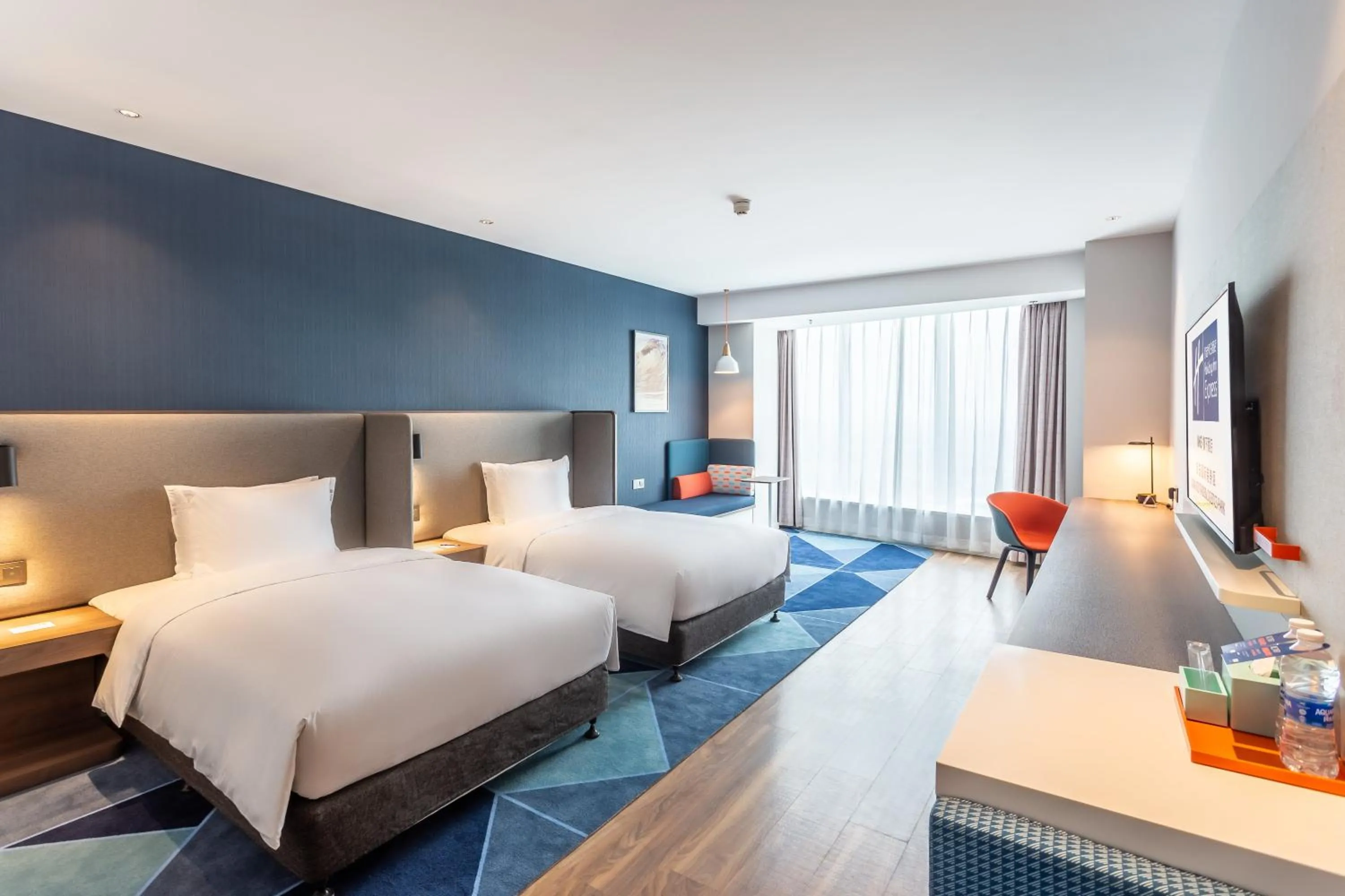 Photo of the whole room, Bed in Holiday Inn Express Xi'an Intl Trade&Logistic Park by IHG