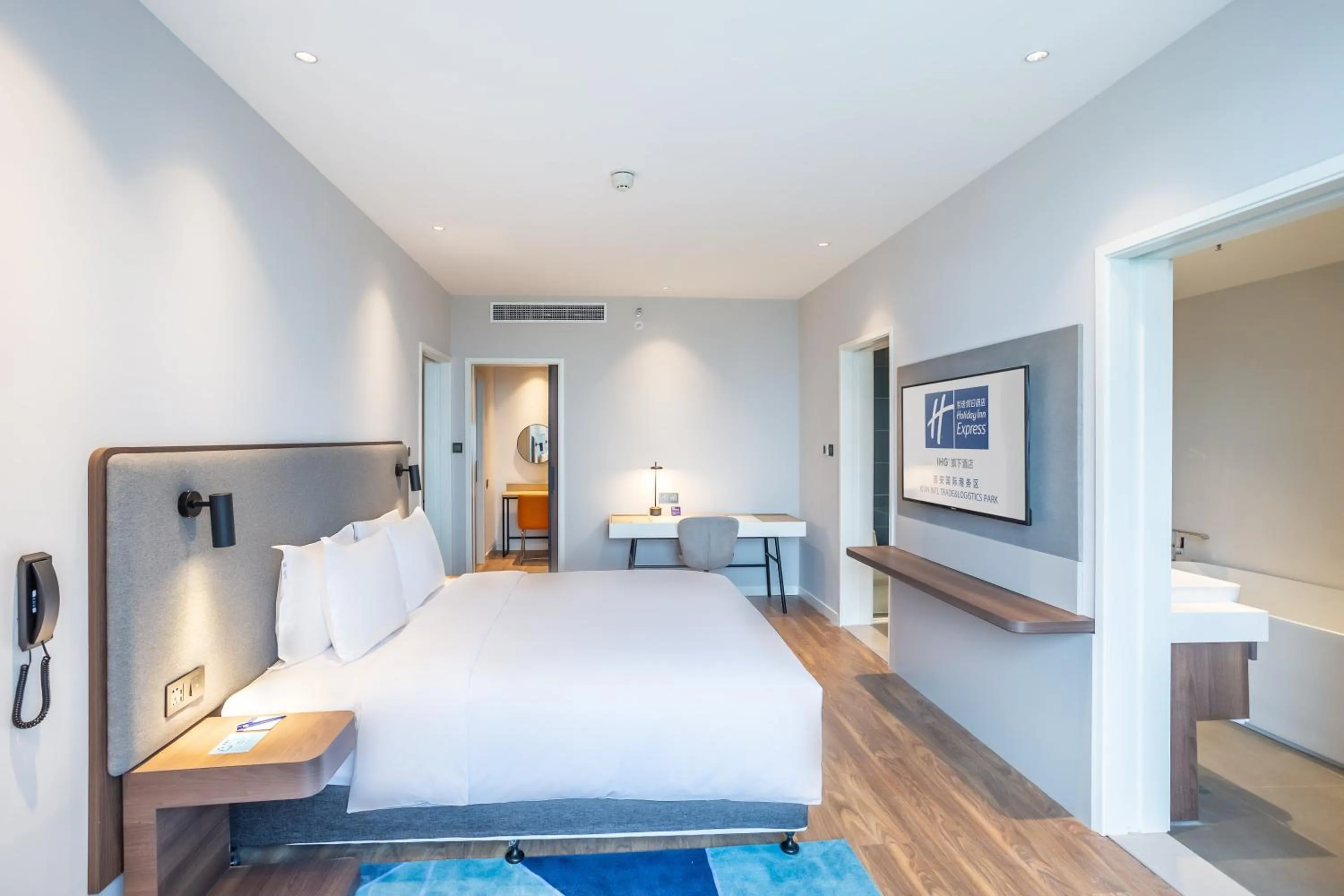 Bedroom, Bed in Holiday Inn Express Xi'an Intl Trade&Logistic Park by IHG