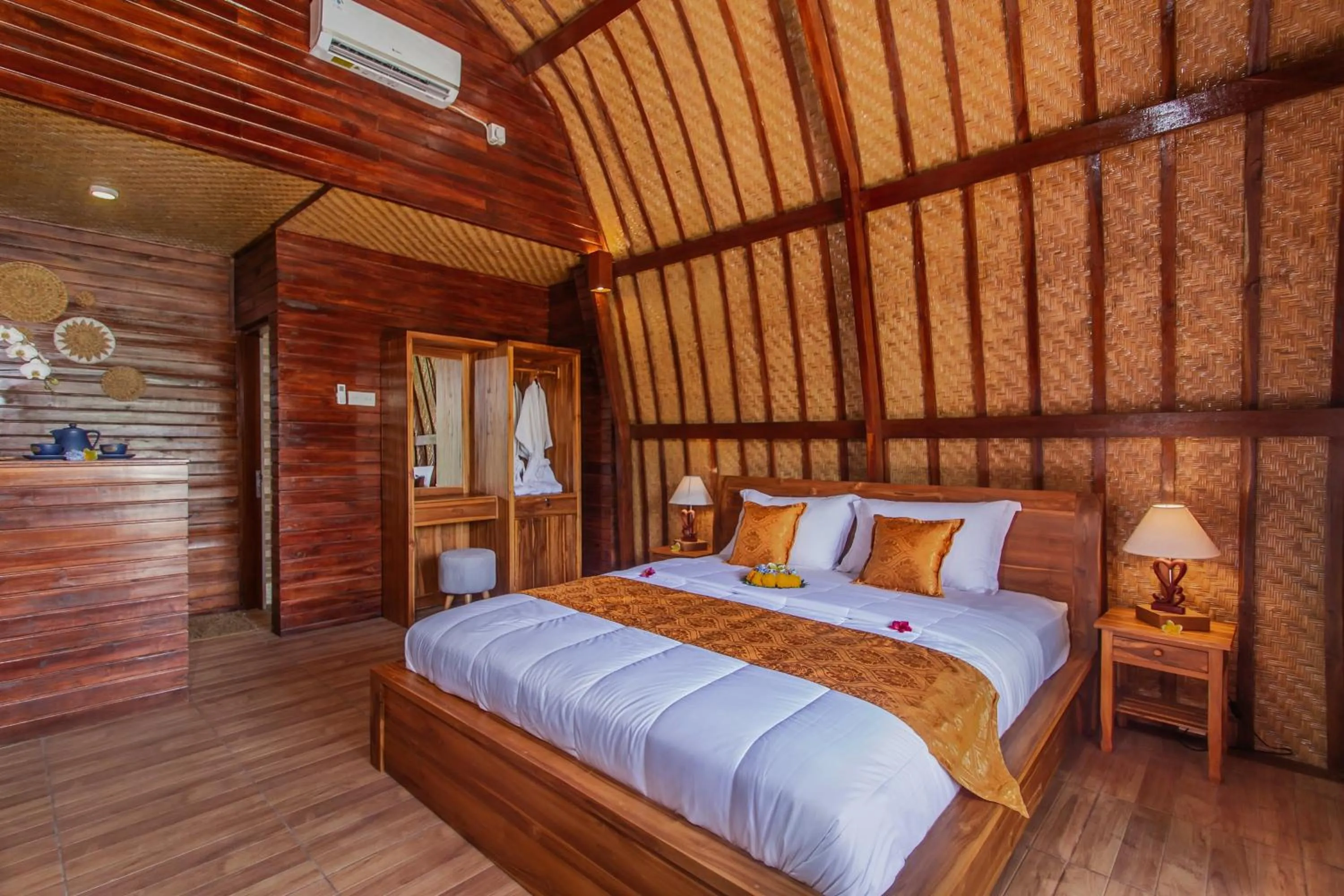 Bedroom, Bed in Mailaku House