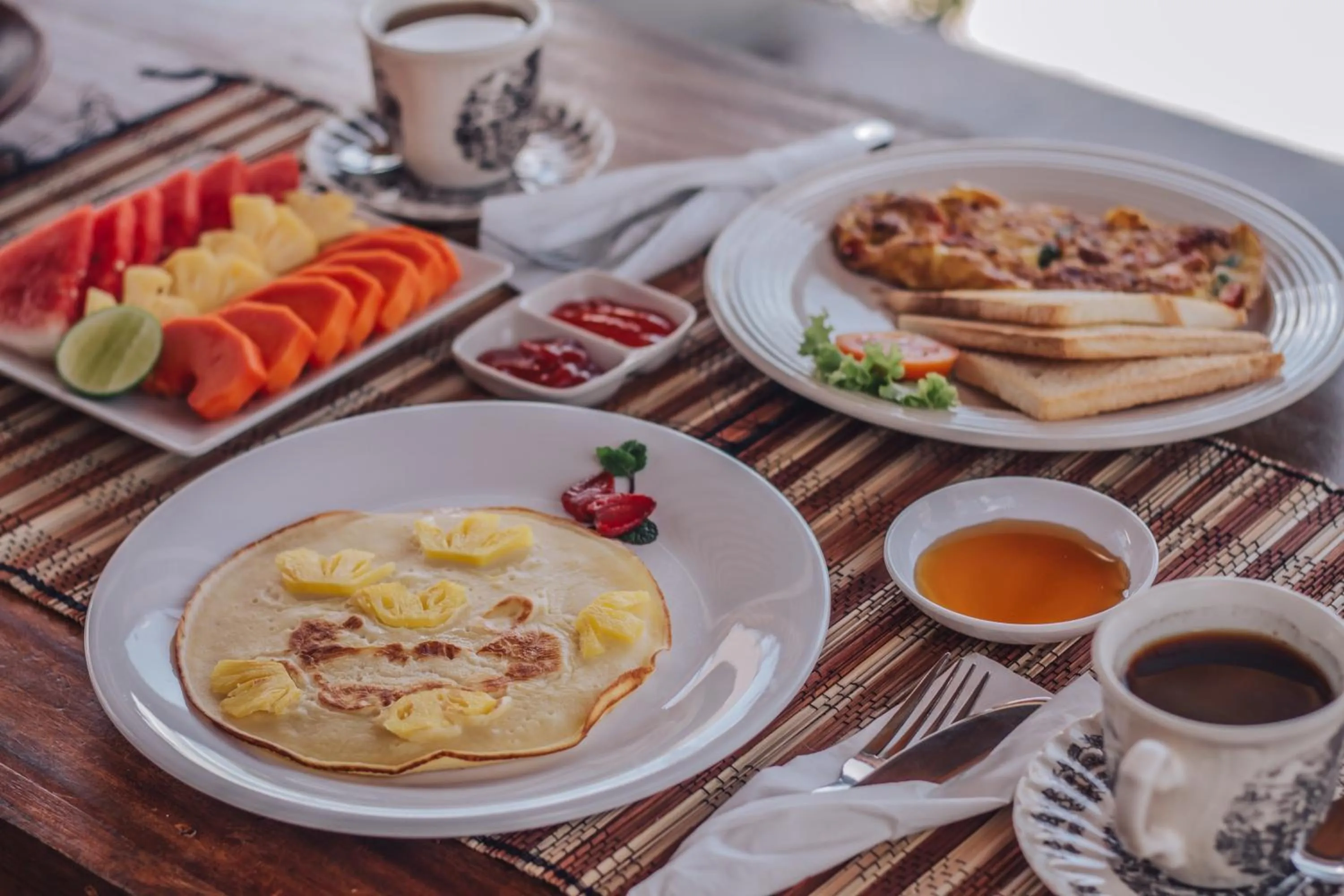 Restaurant/places to eat in Mailaku House