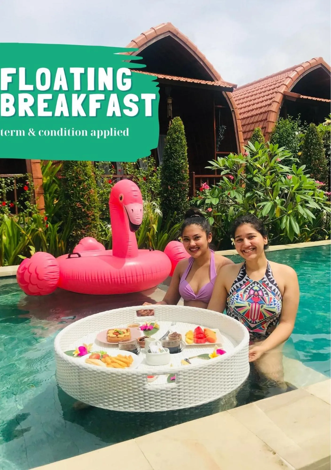 Swimming pool in Mailaku House