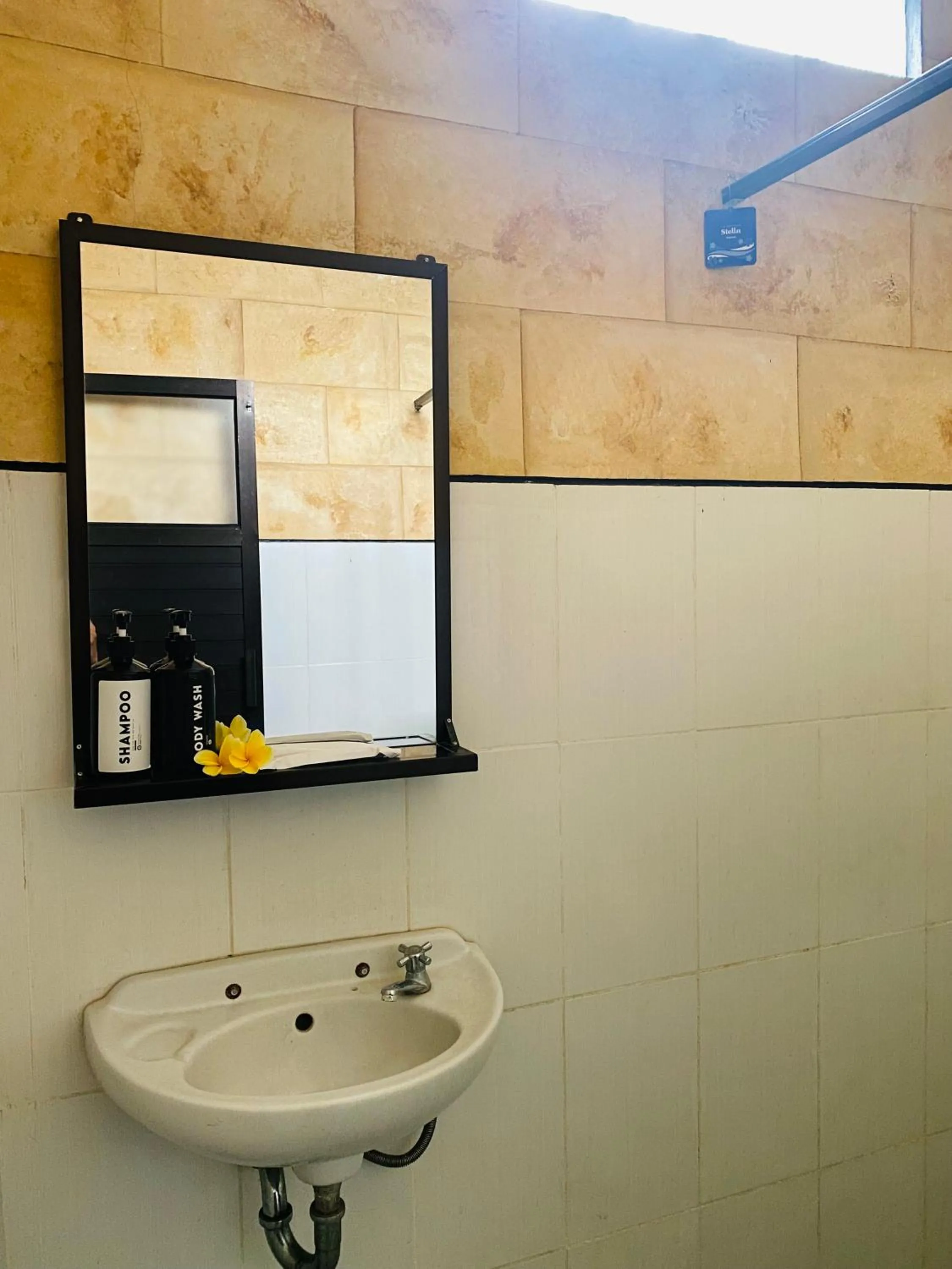 Bathroom in Mailaku House