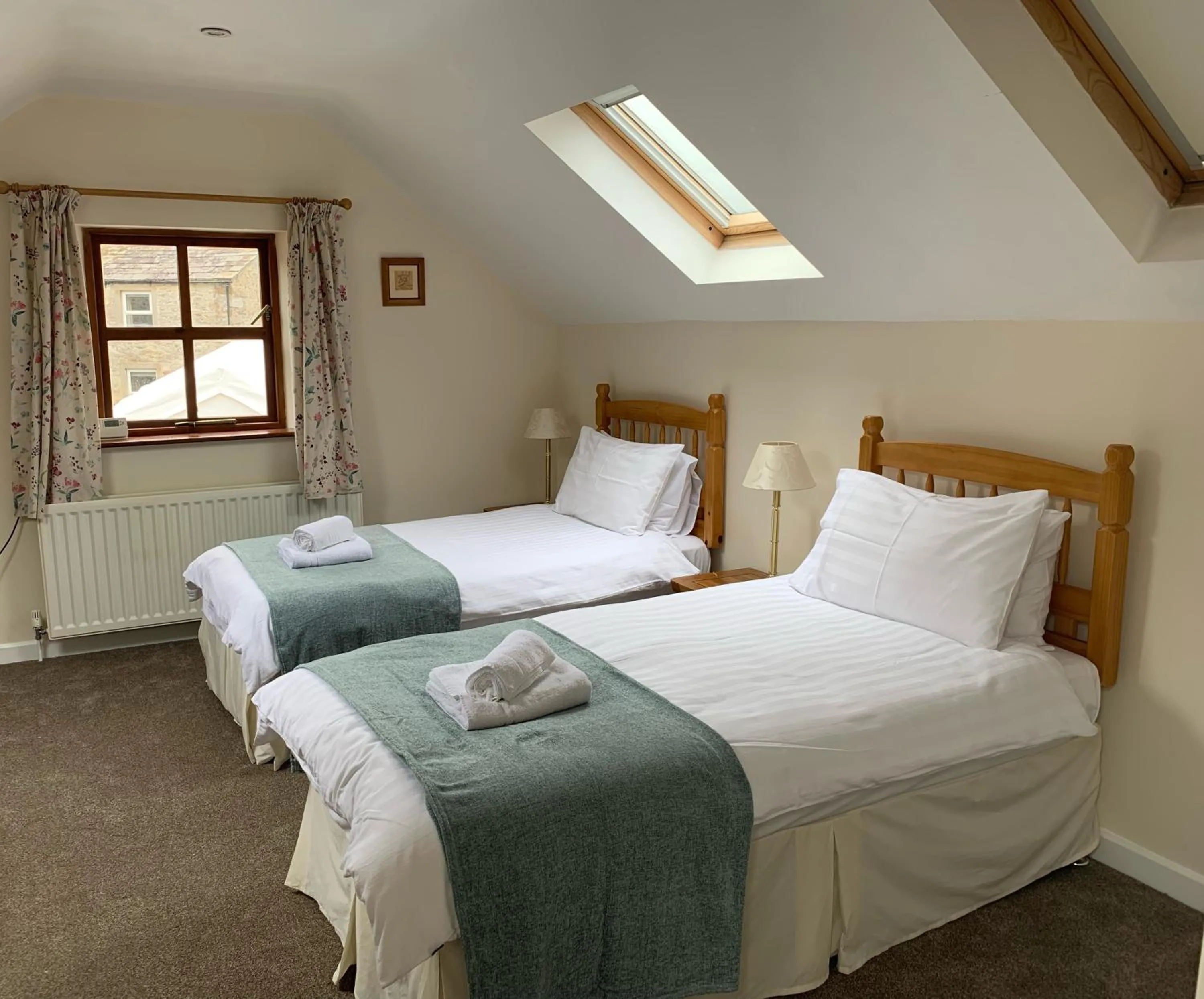 Bedroom, Bed in Fox and Hounds Cottage, Starbotton