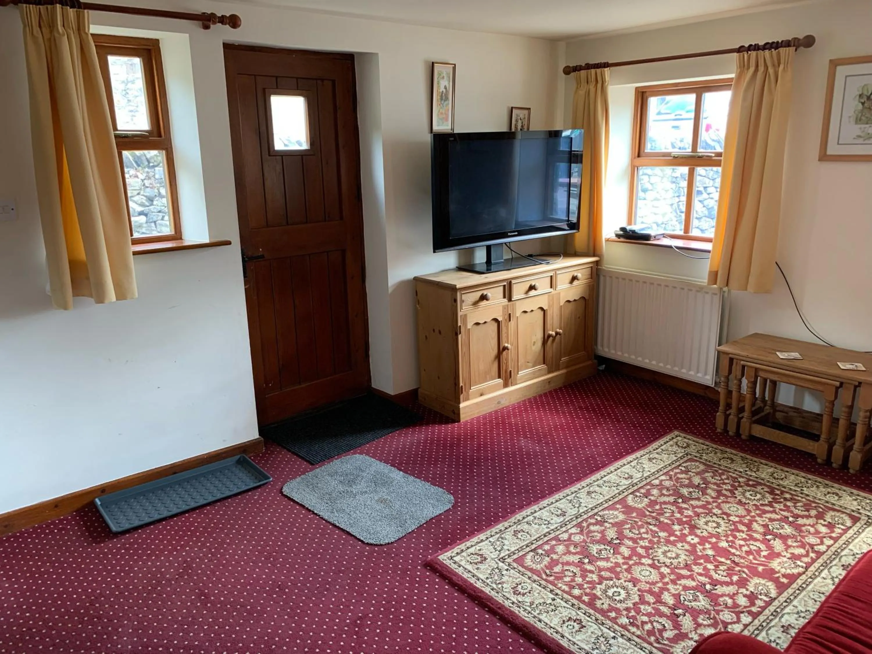 Living room in Fox and Hounds Cottage, Starbotton