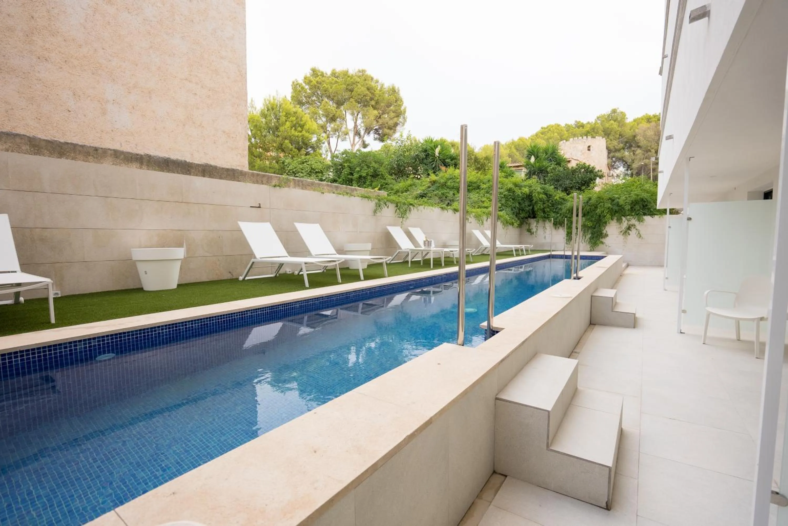 Swimming pool in Hotel Morlans Suites - Adults Only