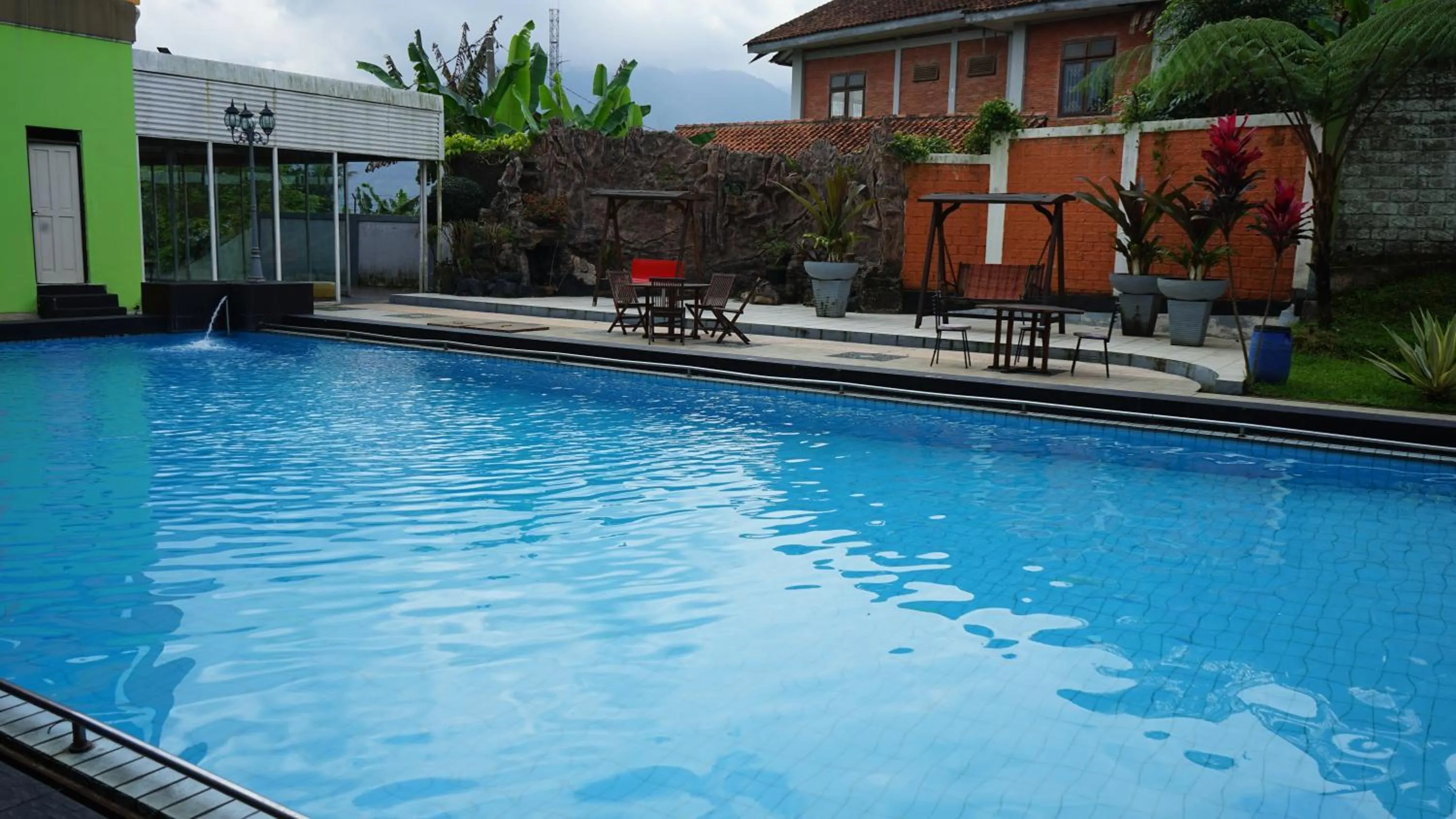 Swimming pool in BRIA Hotel & Convention