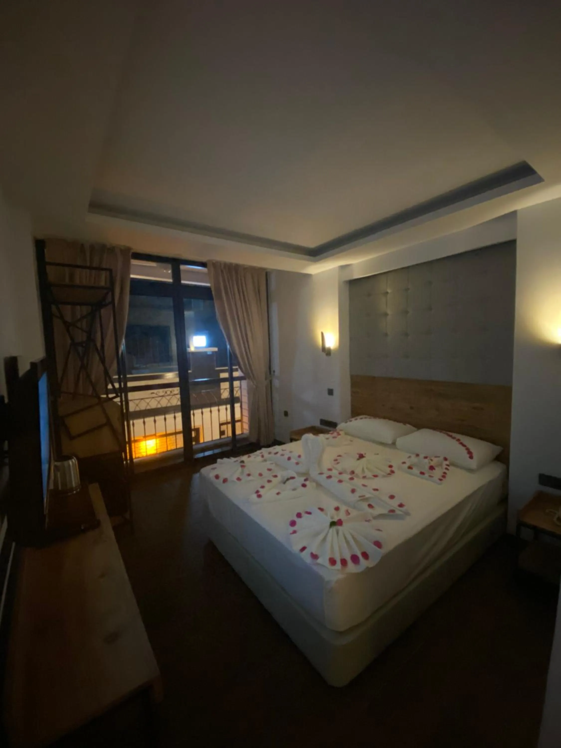 Bed in MİYAS LUXURY HOTEL