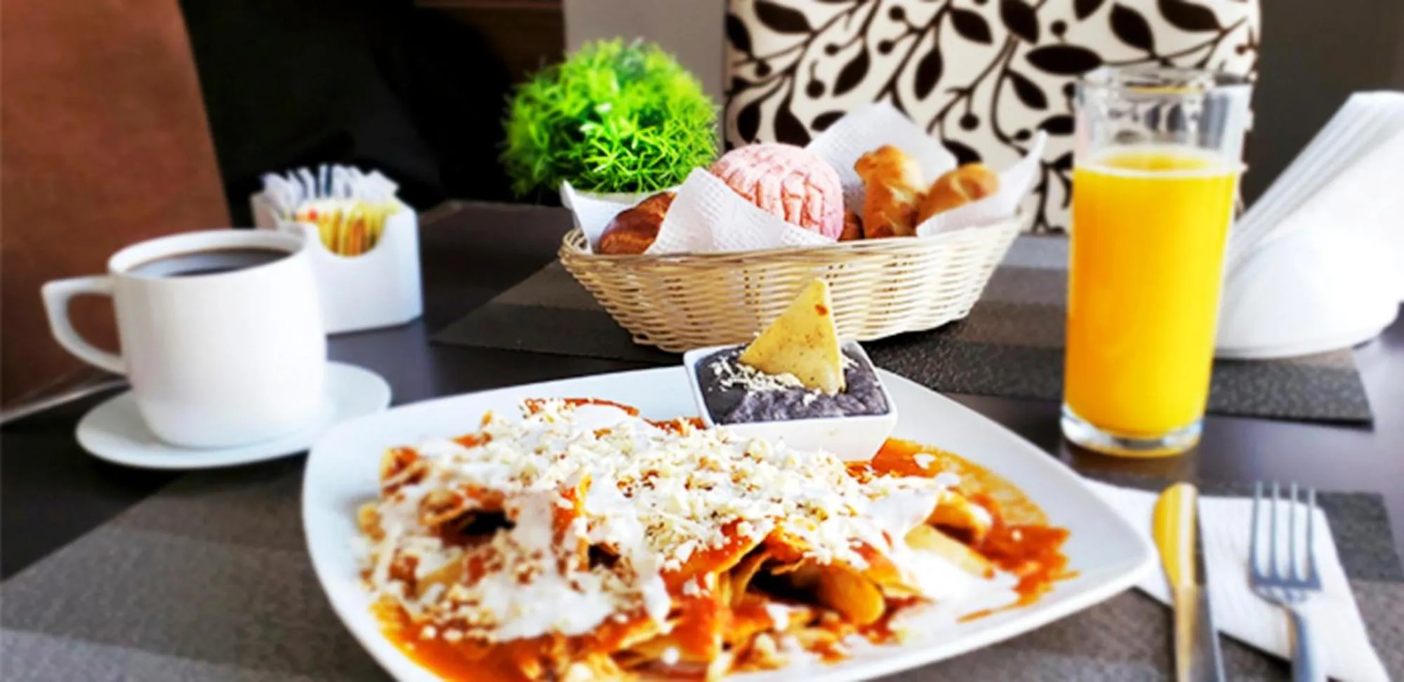 Restaurant/places to eat in QUINTA SAN CLEMENTE