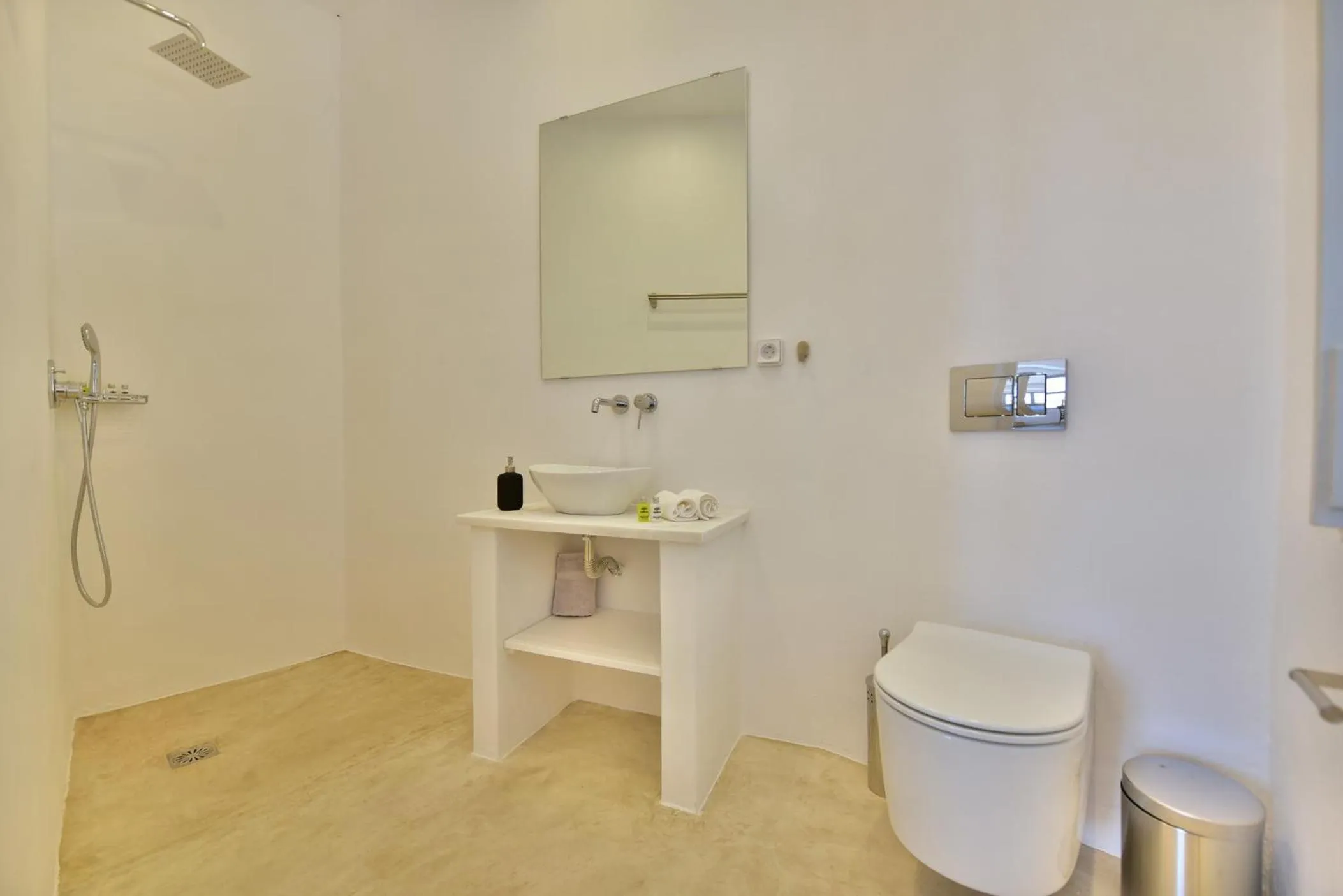 Shower in Hydra Art Suites