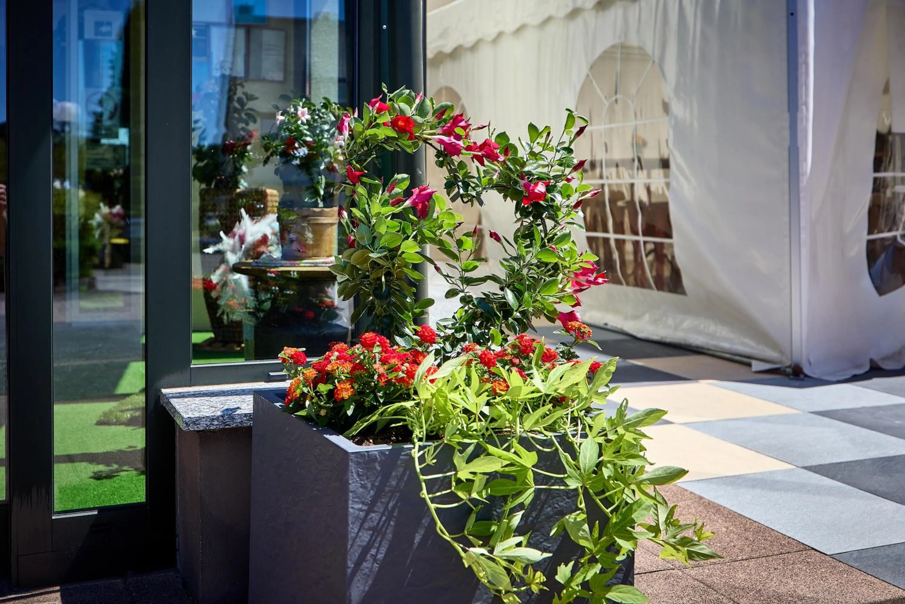 Property building in Airport-Hotel Fortuna